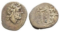 T. Cloulius AR Quinarius. T. Cloulius AR Quinarius.