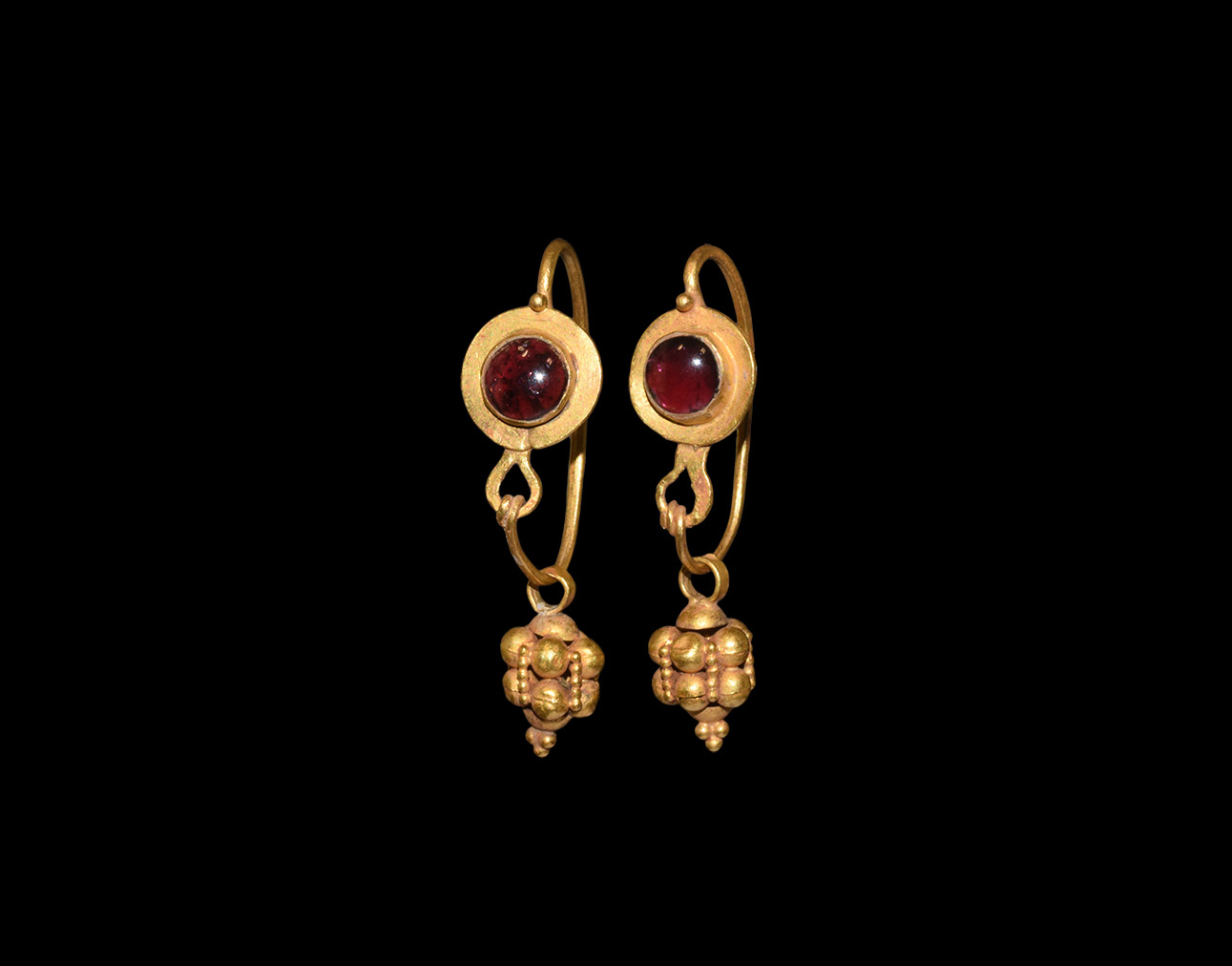 Roman Gold Earring Pair with Garnets