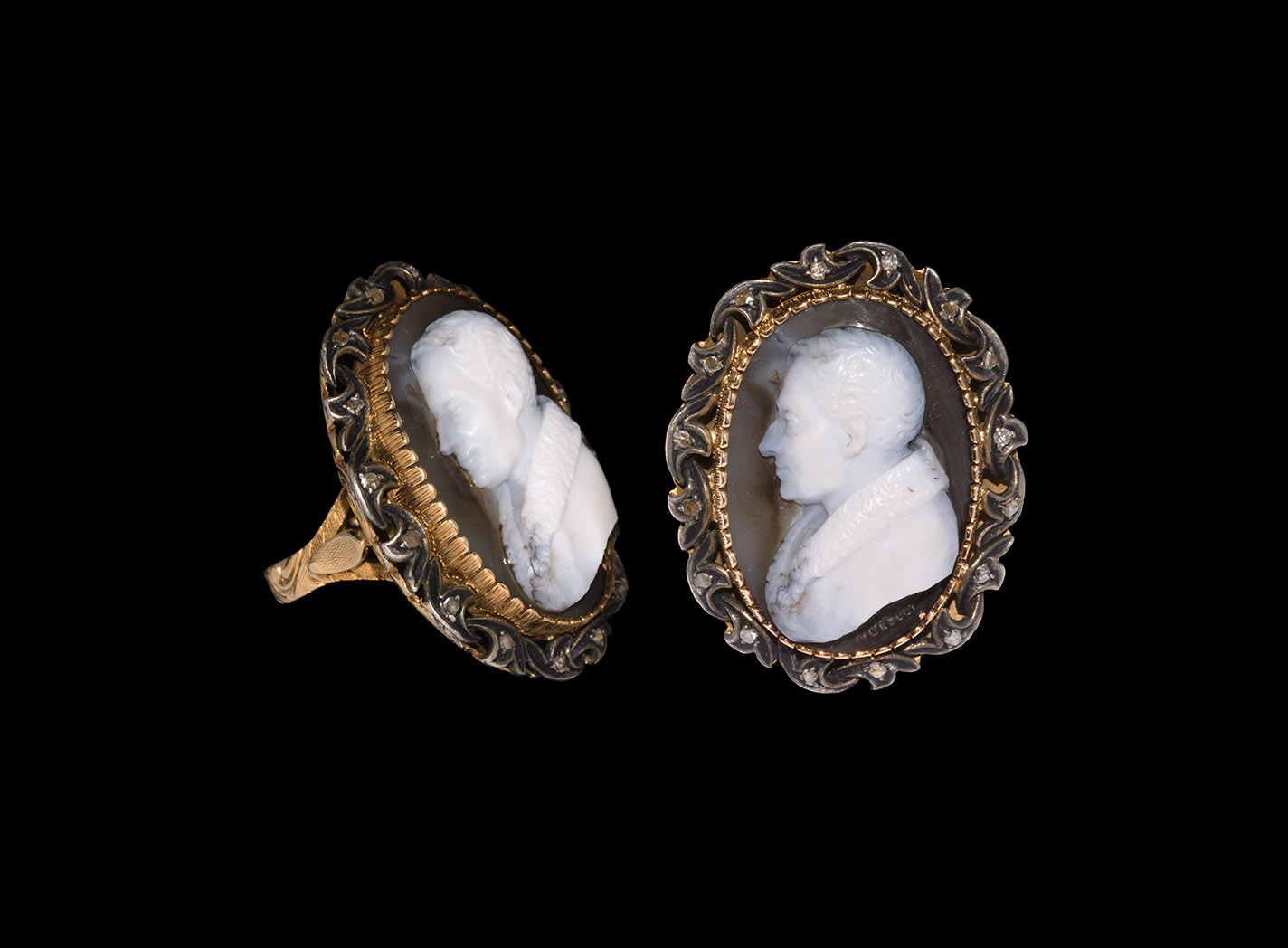 Post Medieval Duke of Wellington Cameo Signed Morelli in Gold Ring