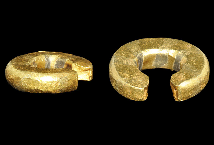 Bronze Age Gold Pennanular Striped Ring Money