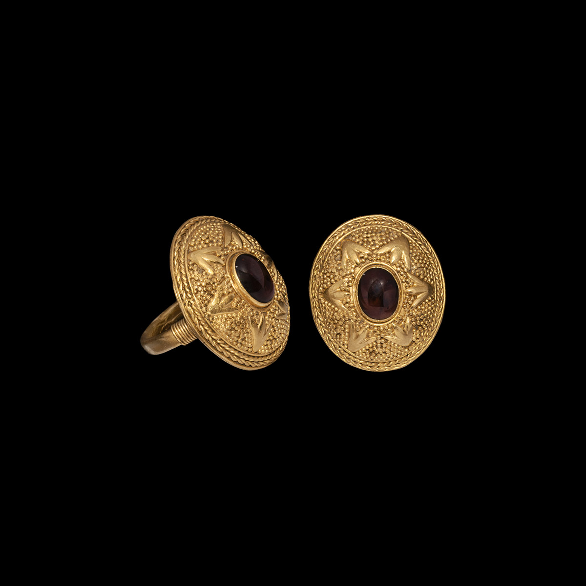 Post Medieval Gold Ring with Garnet