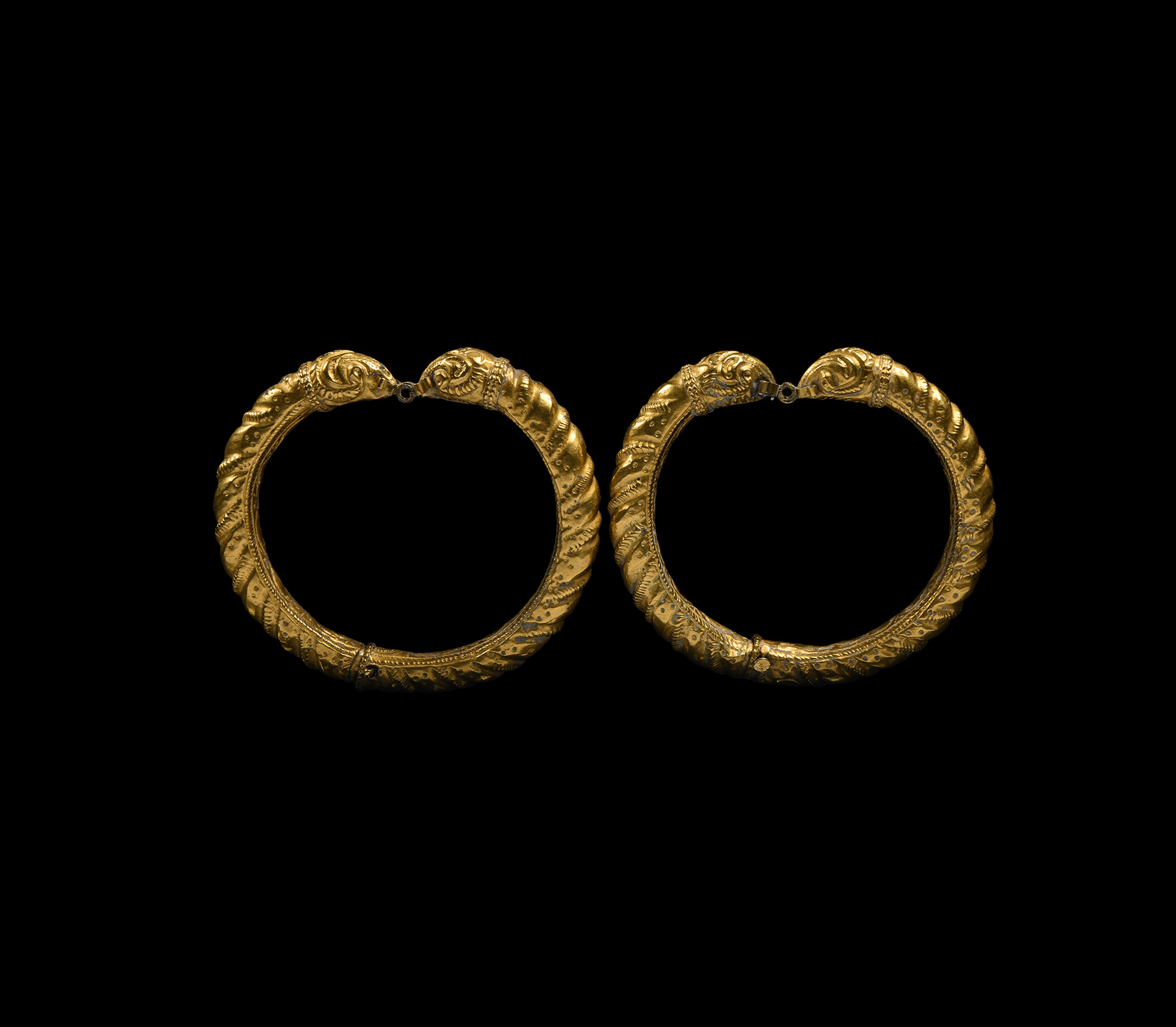 Achaemenid Gold Bracelet Pair with Ram's Heads