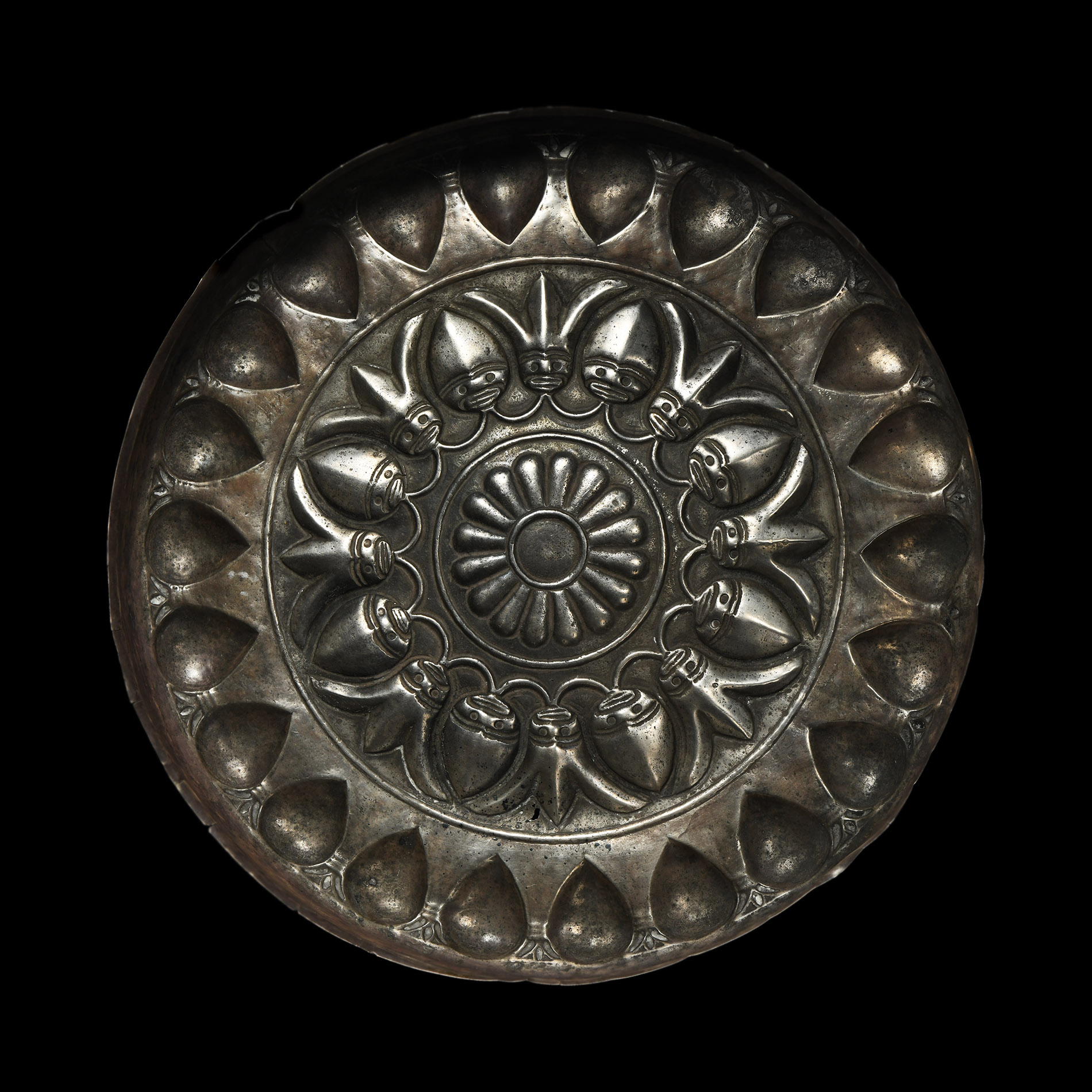 Large Proto-Achaemenid Silver Phiale Mesomphalos