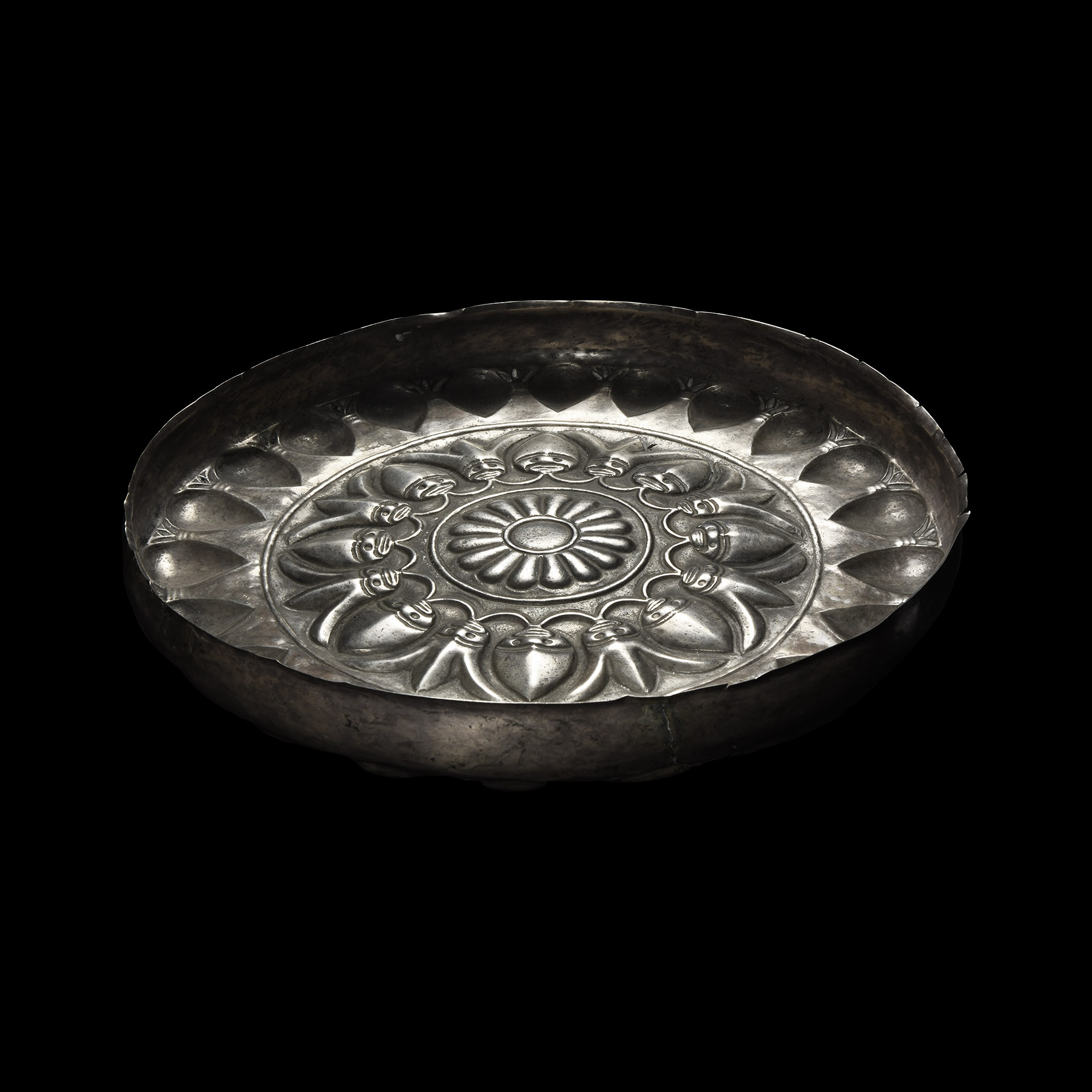 Large Proto-Achaemenid Silver Phiale Mesomphalos