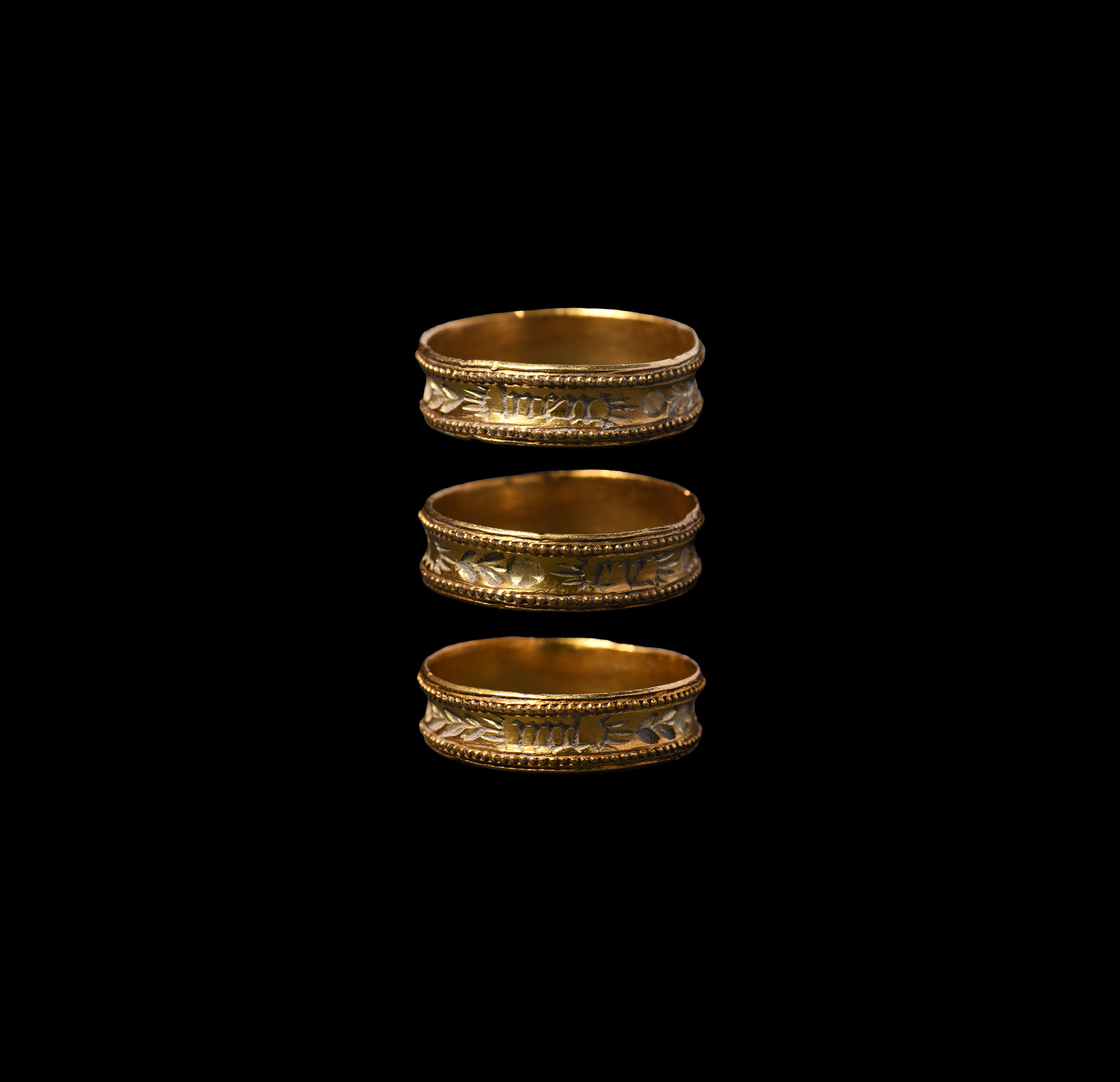 'The Chinnor' Medieval Gold 'None So Well' Decorated Posy Ring