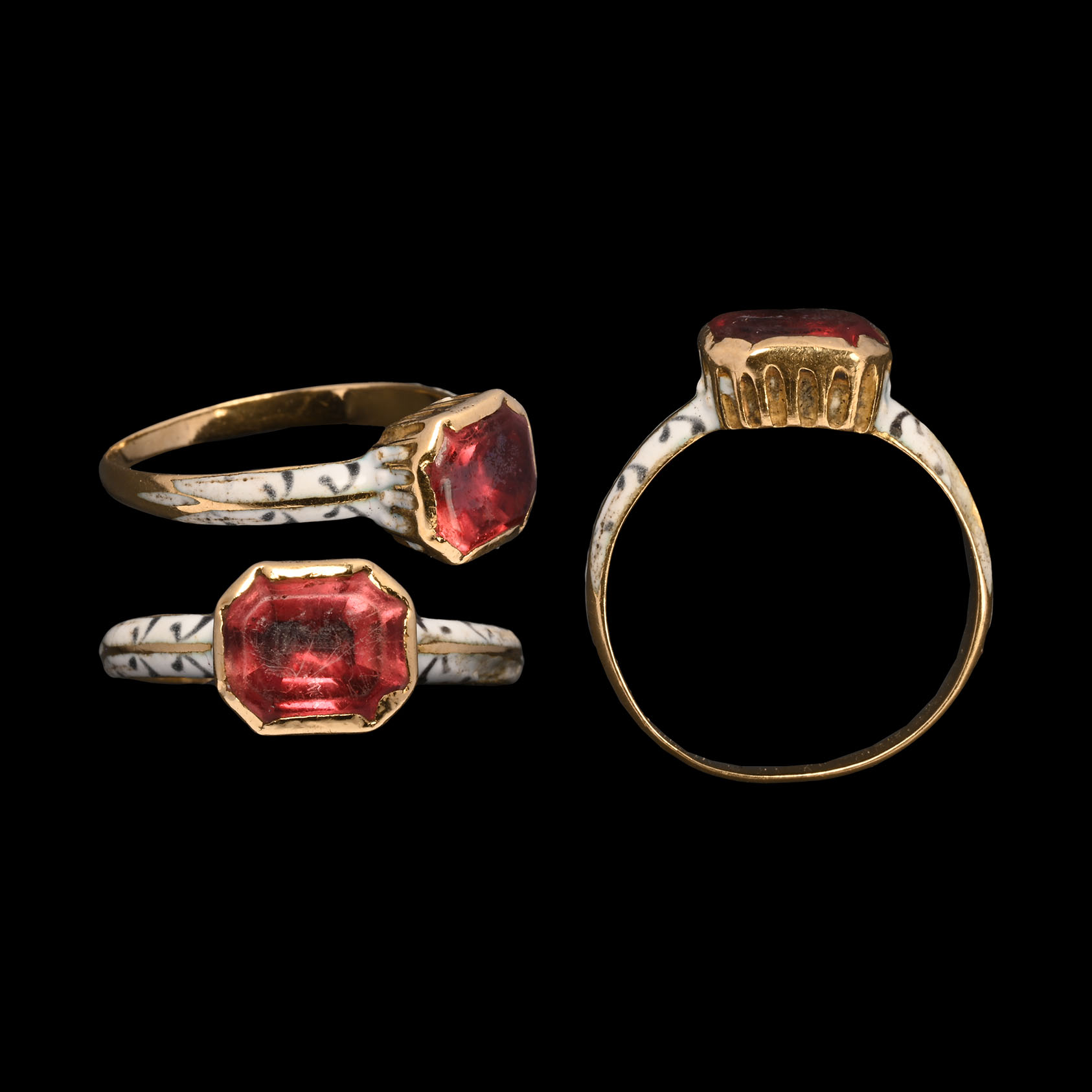 Stuart Period Gold, Rock Crystal and White Enamel Ring