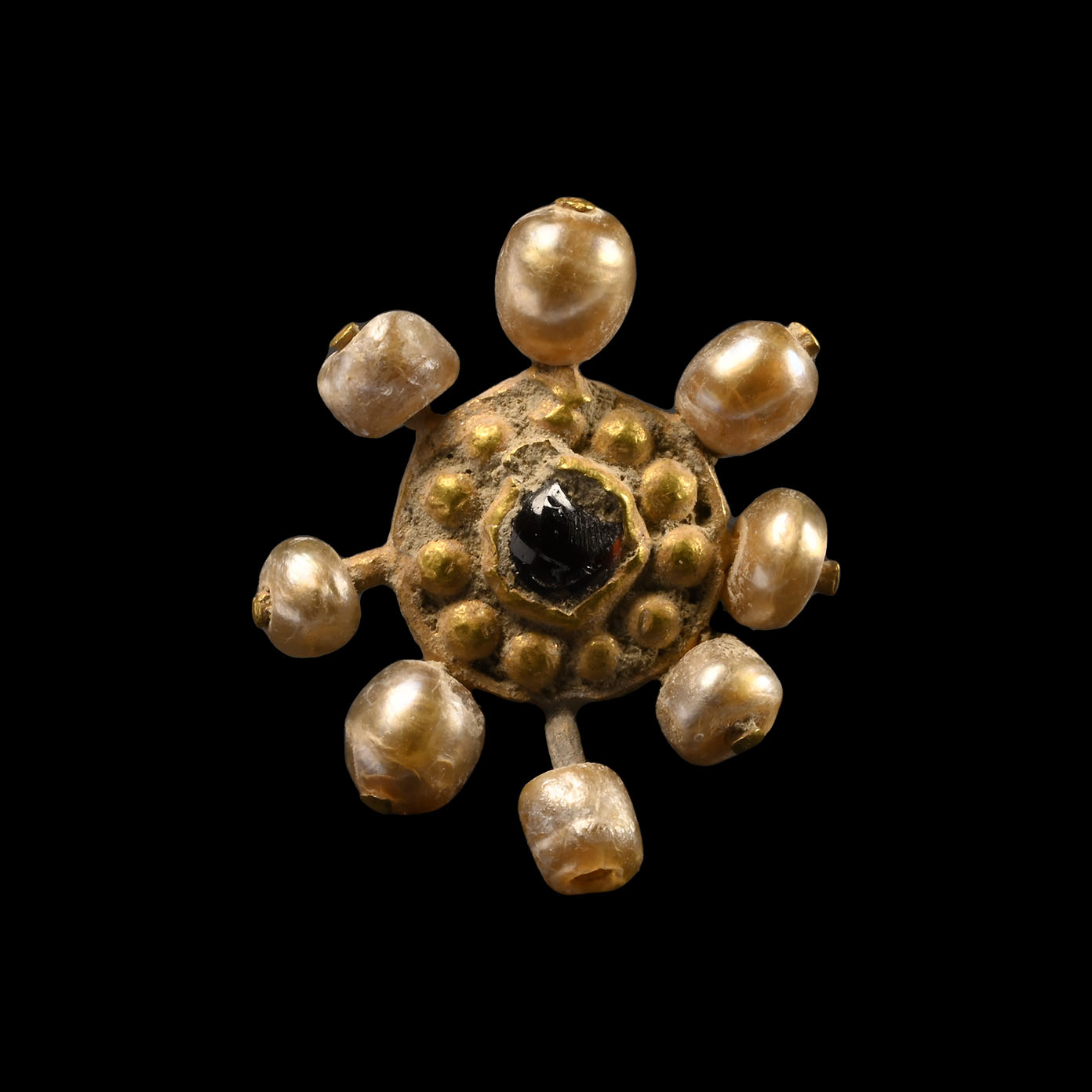 Roman Gold Pendant with Pearl