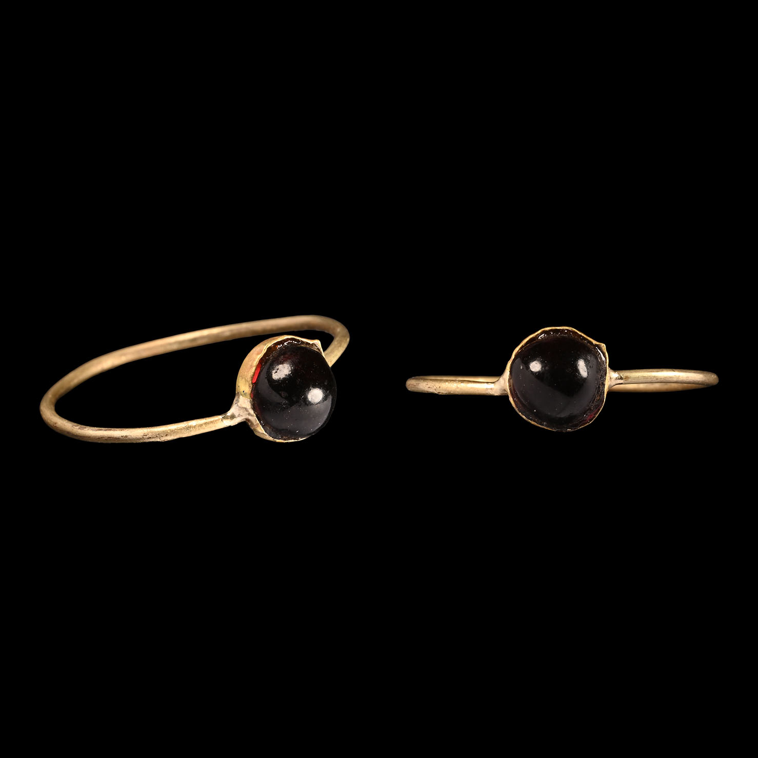 Medieval Gold Ring with Garnet Cabochon