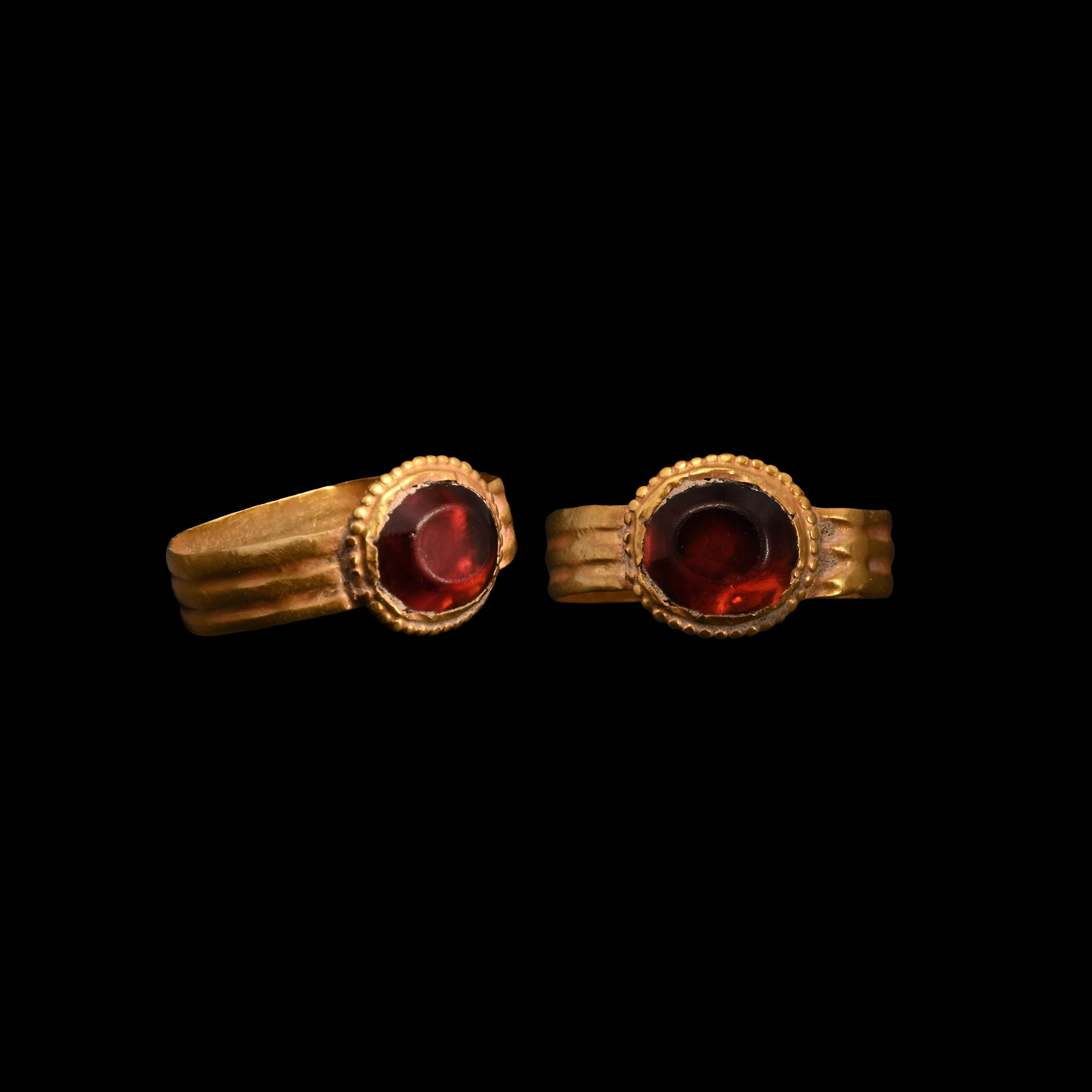 Roman Gold Ring with Garnet Gemstone