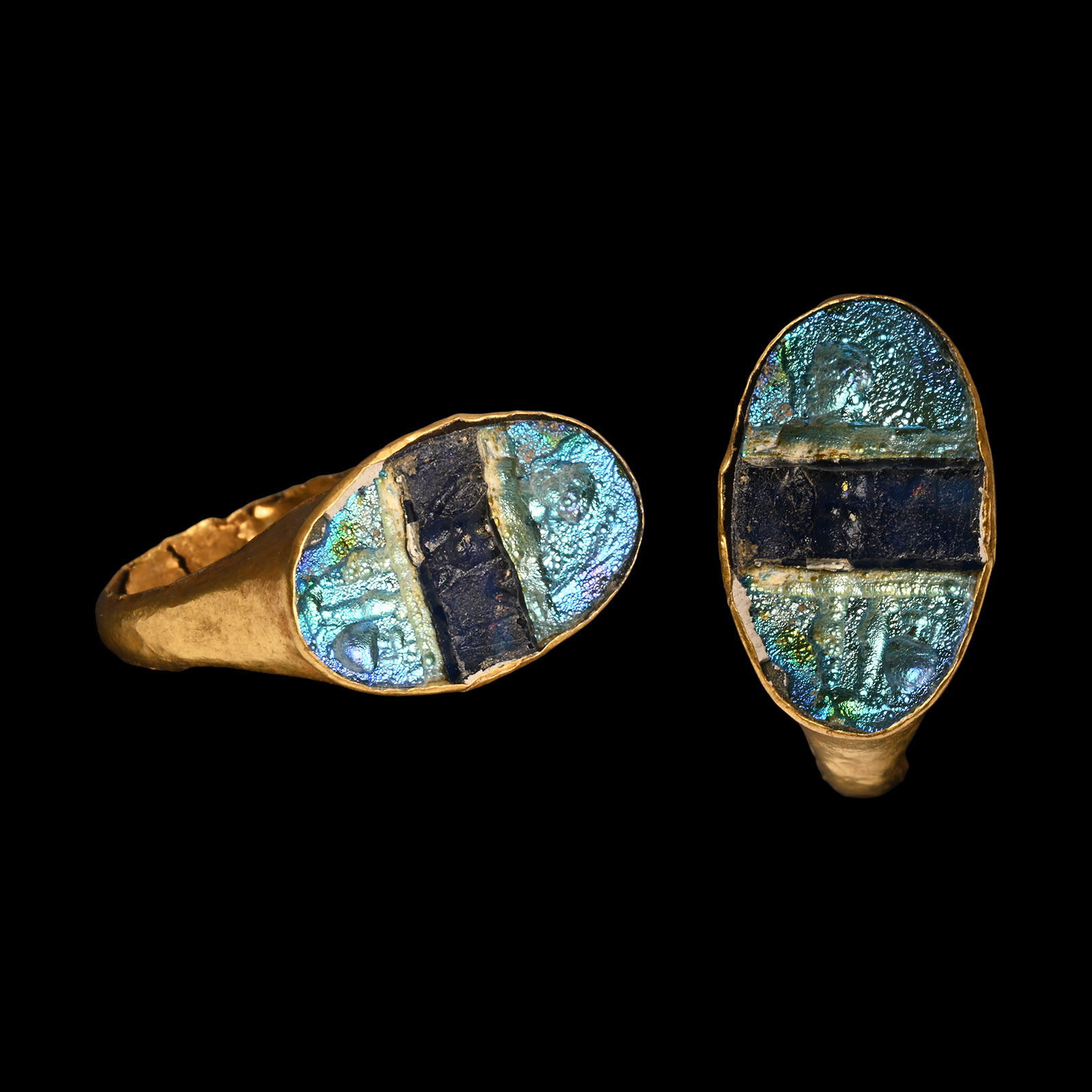 Roman Gold Ring with Banded Glass