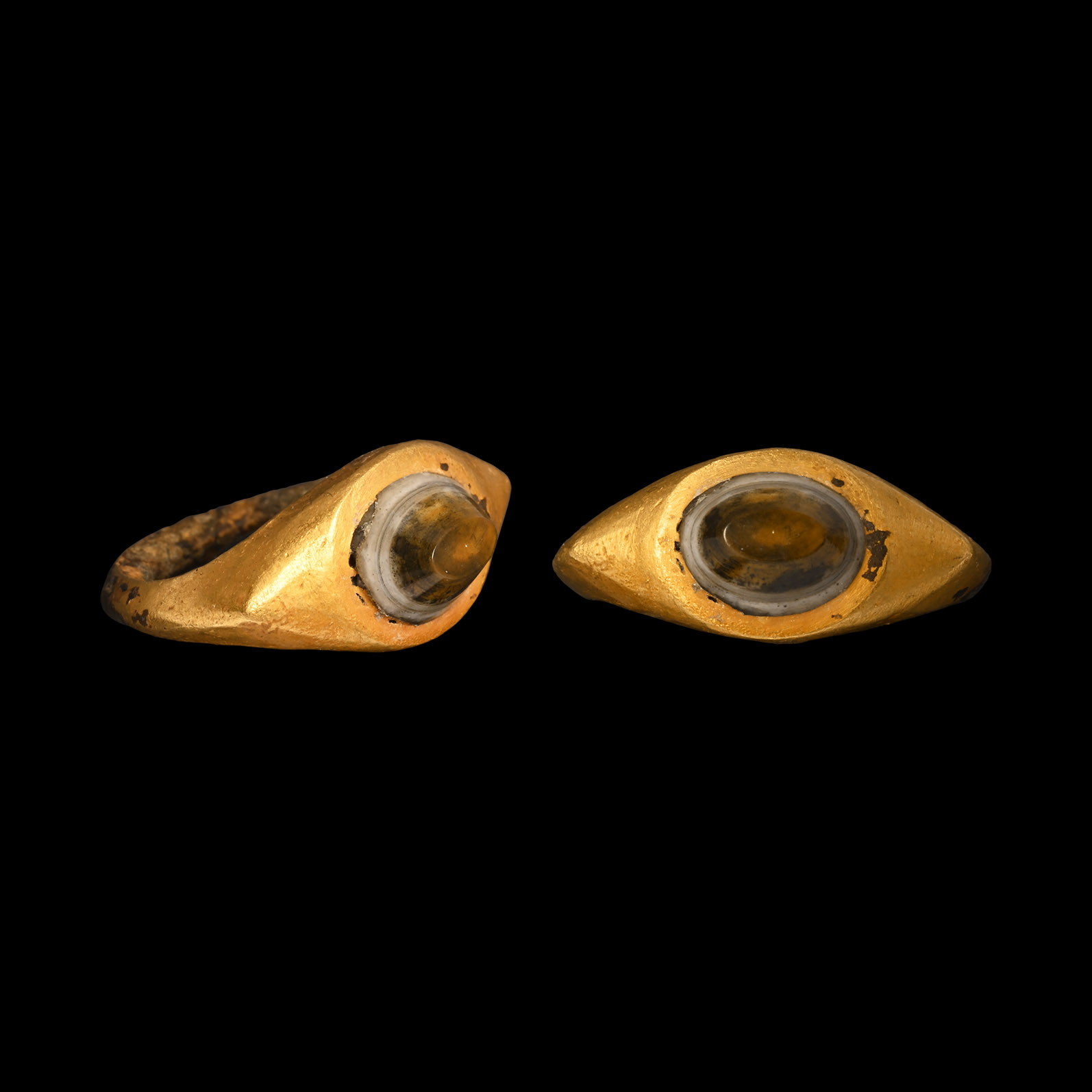 Roman Gold Ring with Sardonyx Gemstone