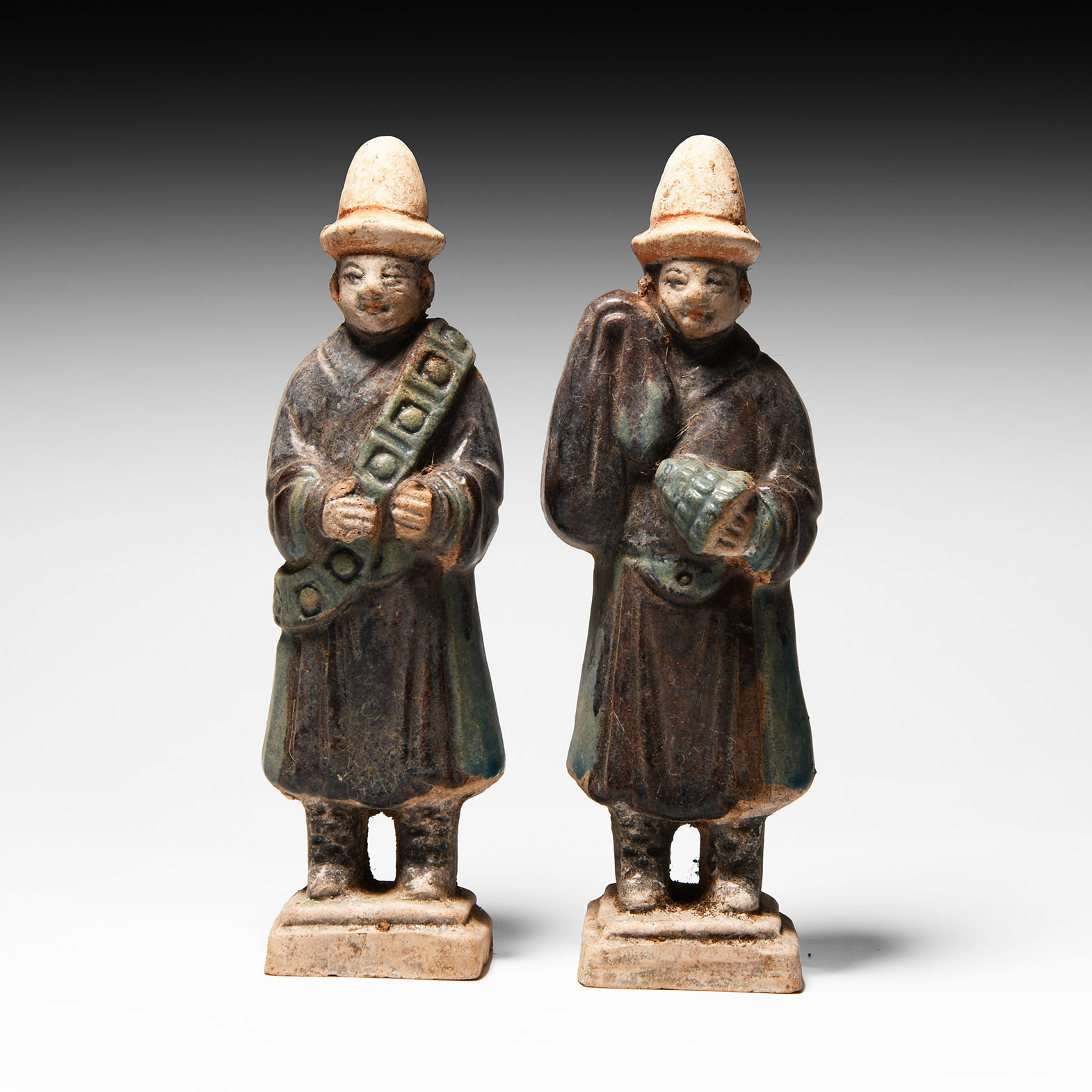 Chinese Ming Retainer Group