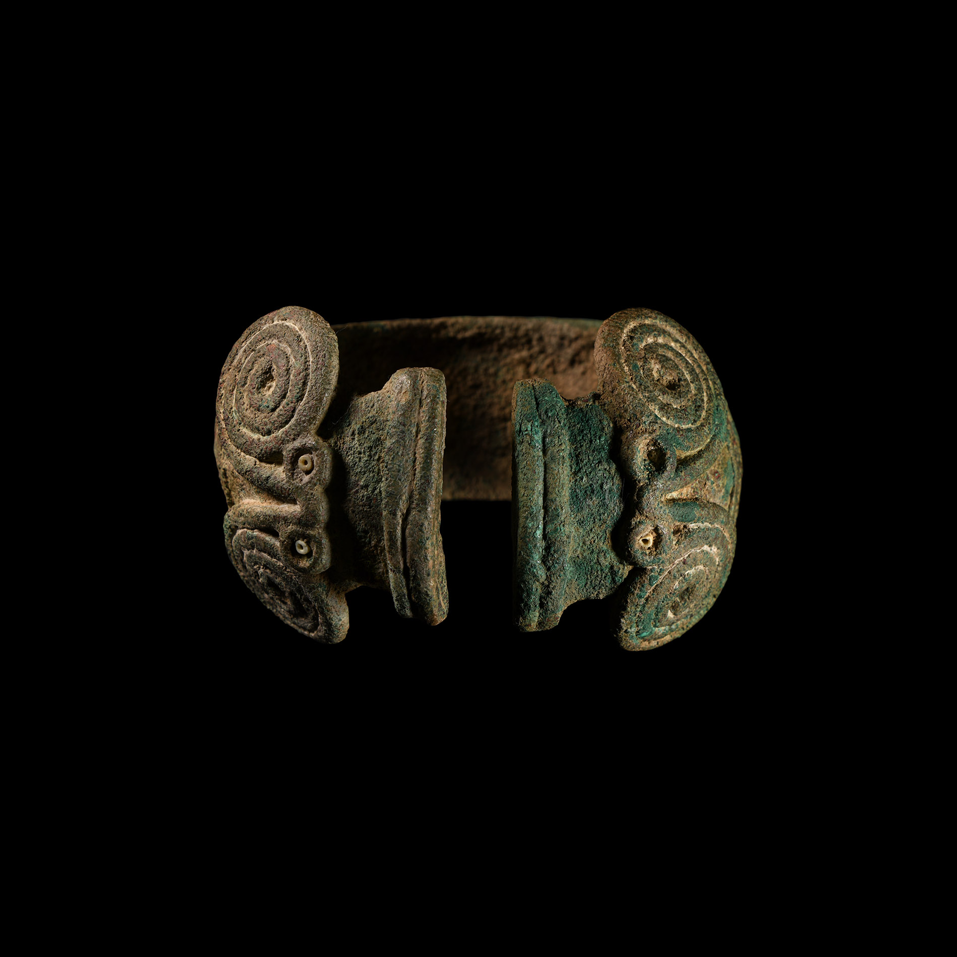 Bactrian Armband with Animal Terminals