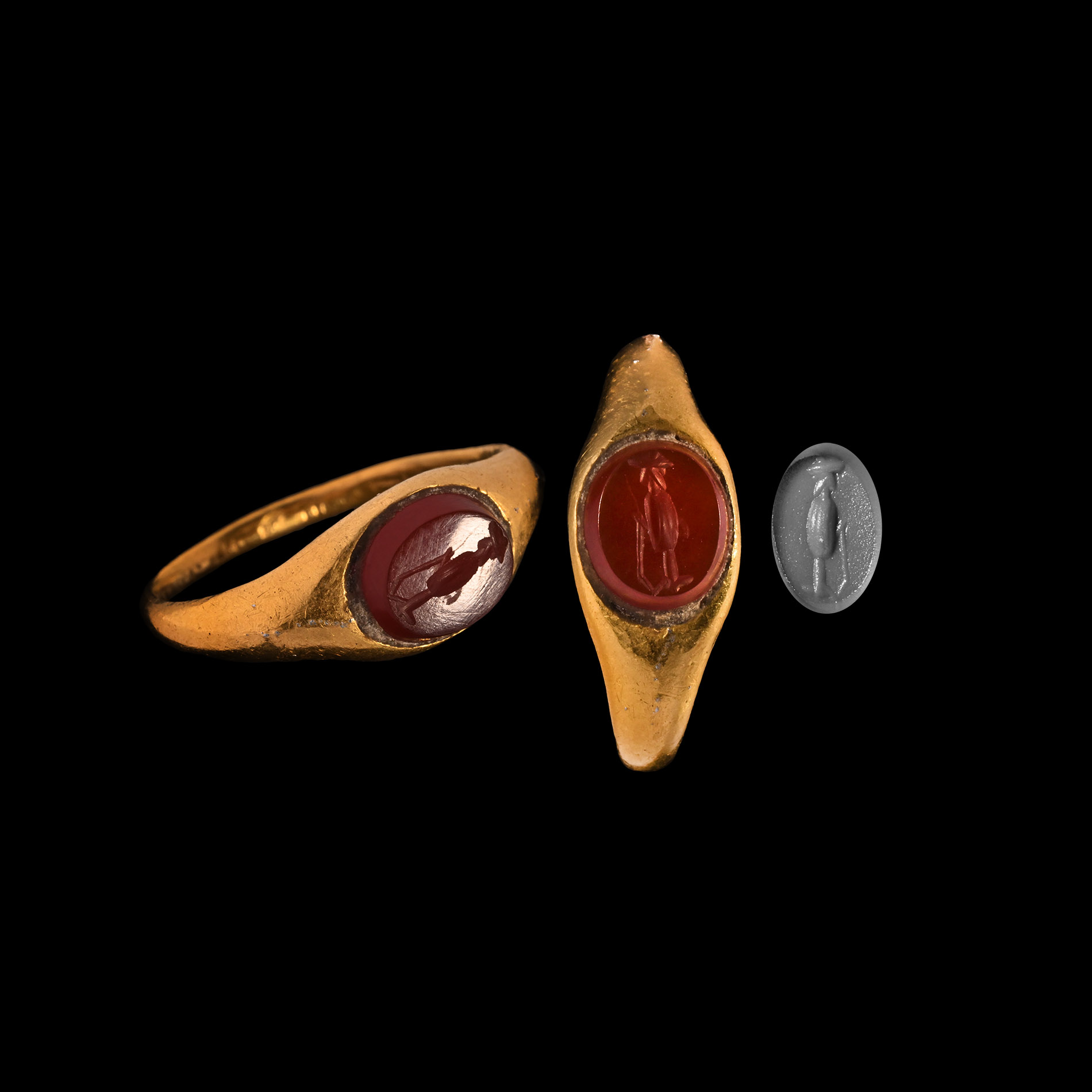 Roman Gold Ring with Ewer Gemstone