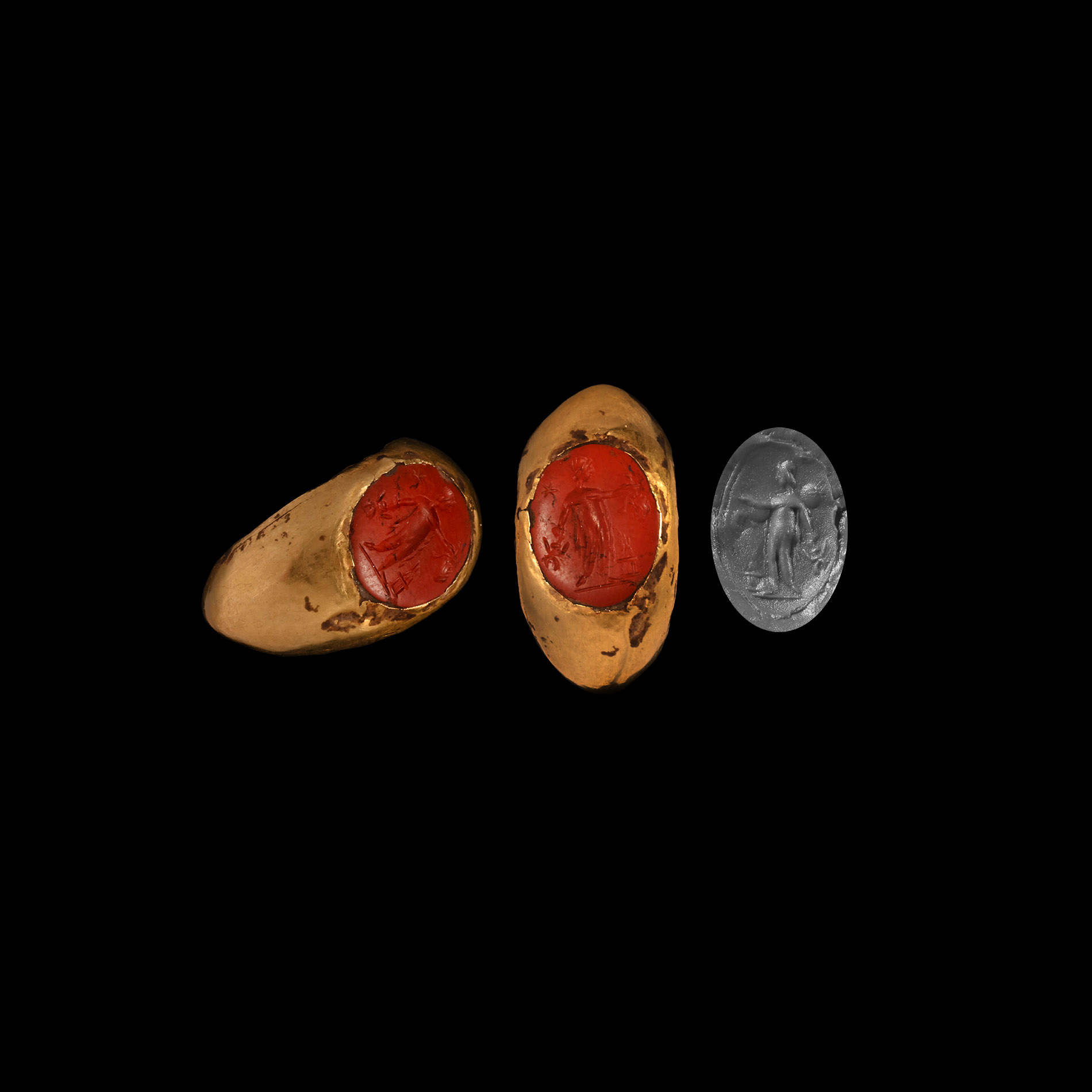 Roman Gold Ring with Hermes Gemstone