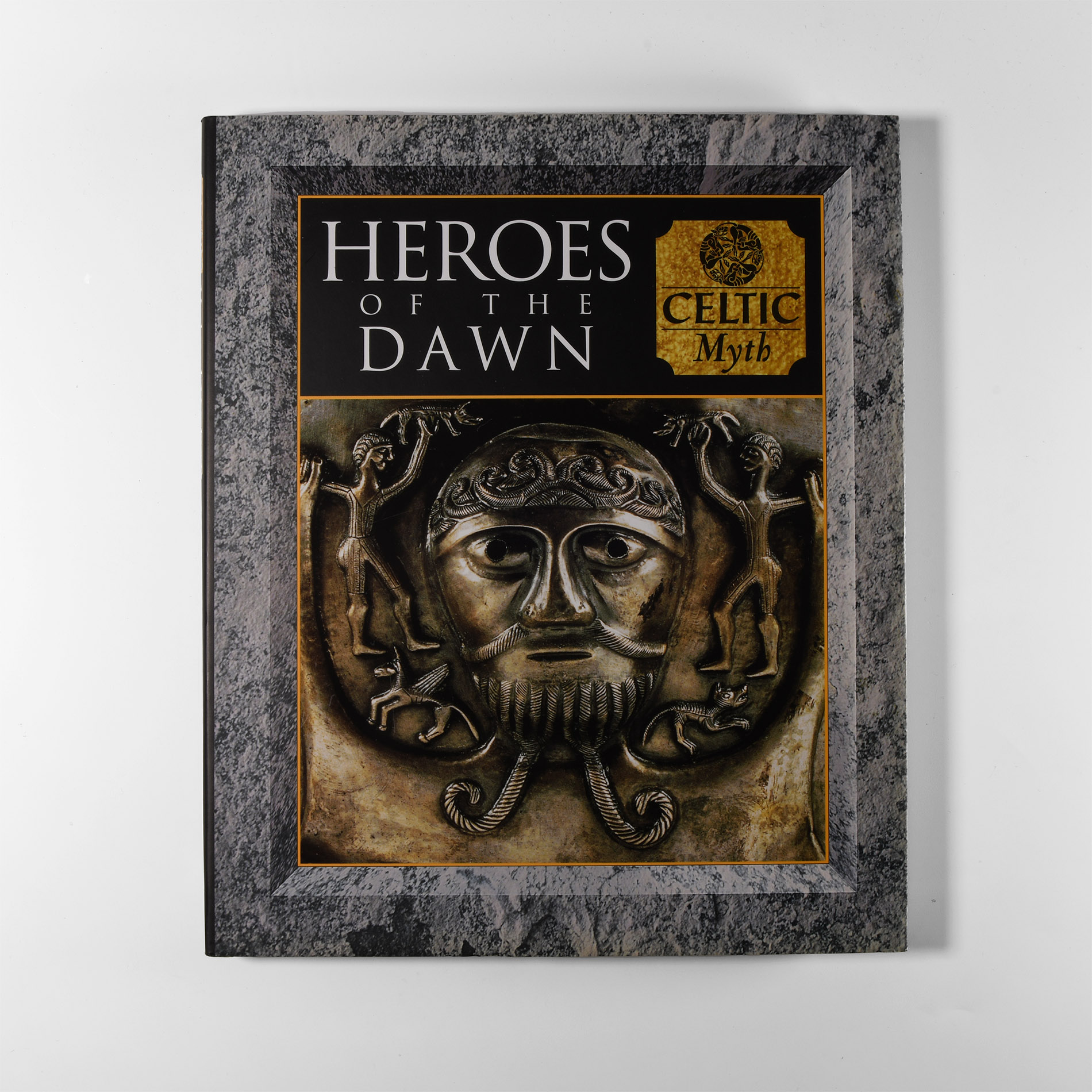 Archaeological Books - Various Authors - Heroes of the Dawn - Celtic Myth