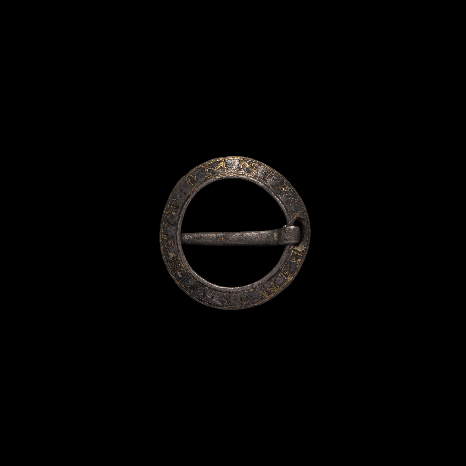 Medieval Silver-Gilt 'AMOR VINCIT OMNIA' Posy Ring Brooch