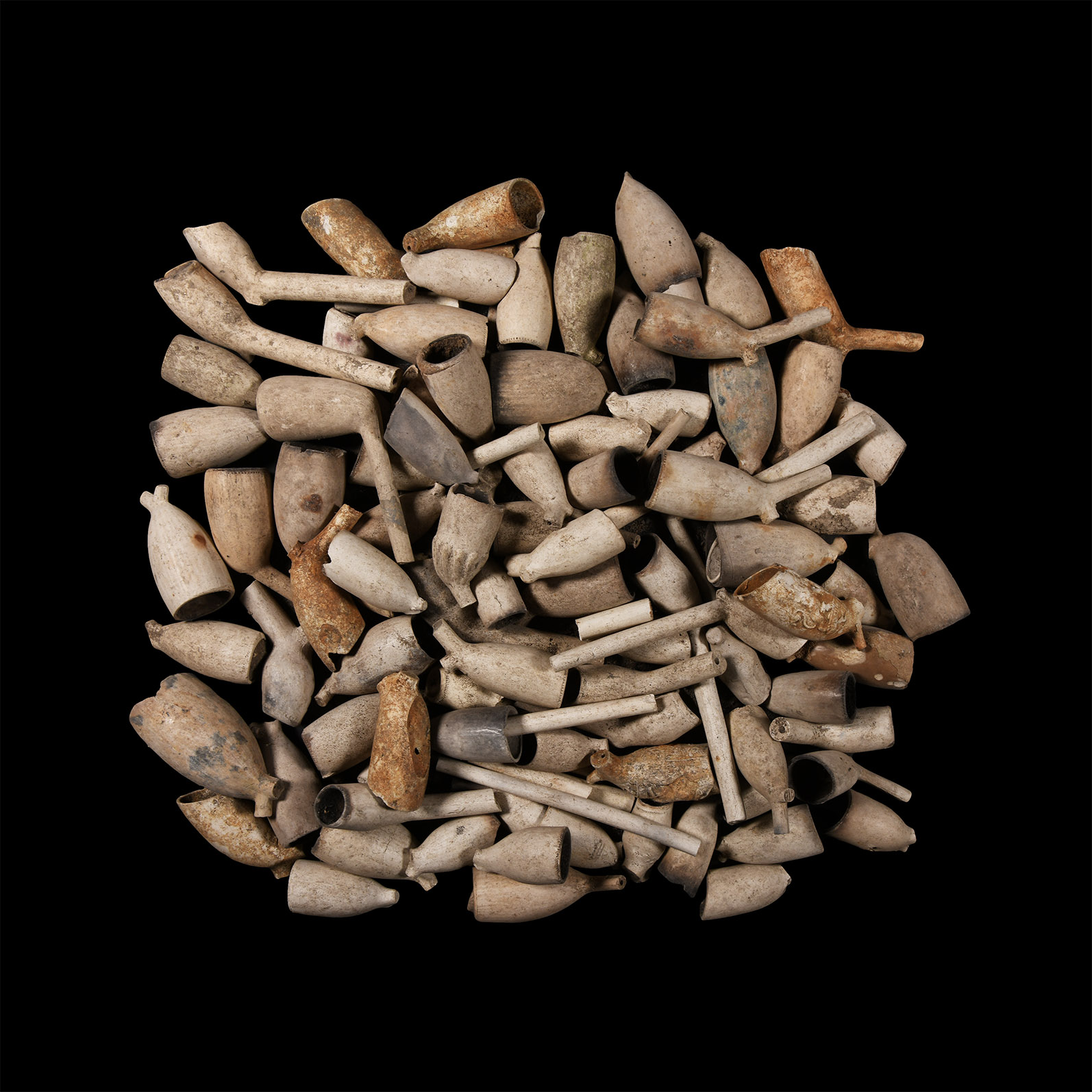 Post Medieval Decorated Pipe Bowl Group