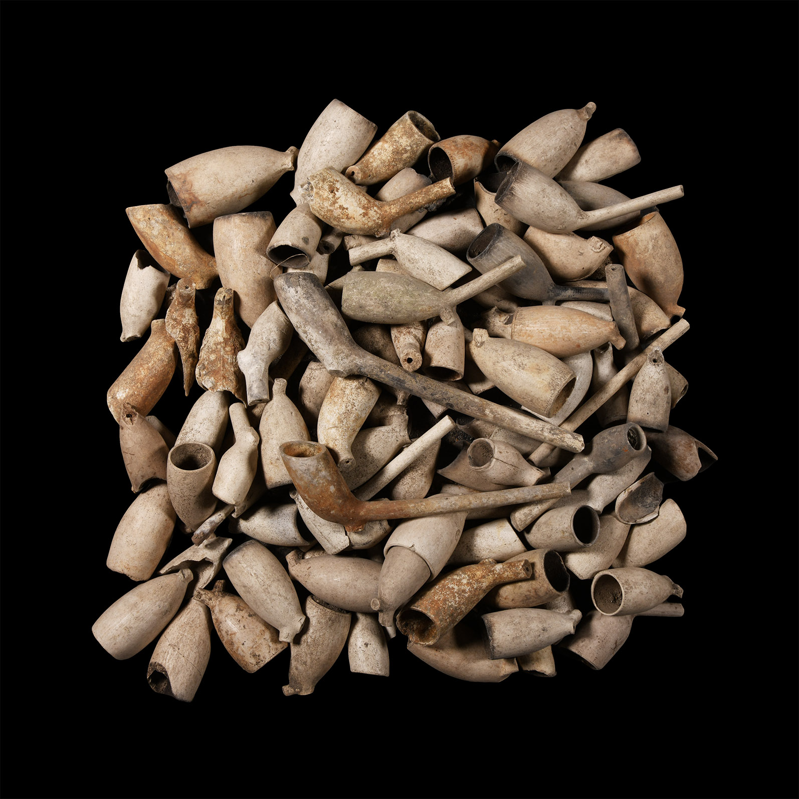 Post Medieval Clay Pipe Bowl Group Including Armorials