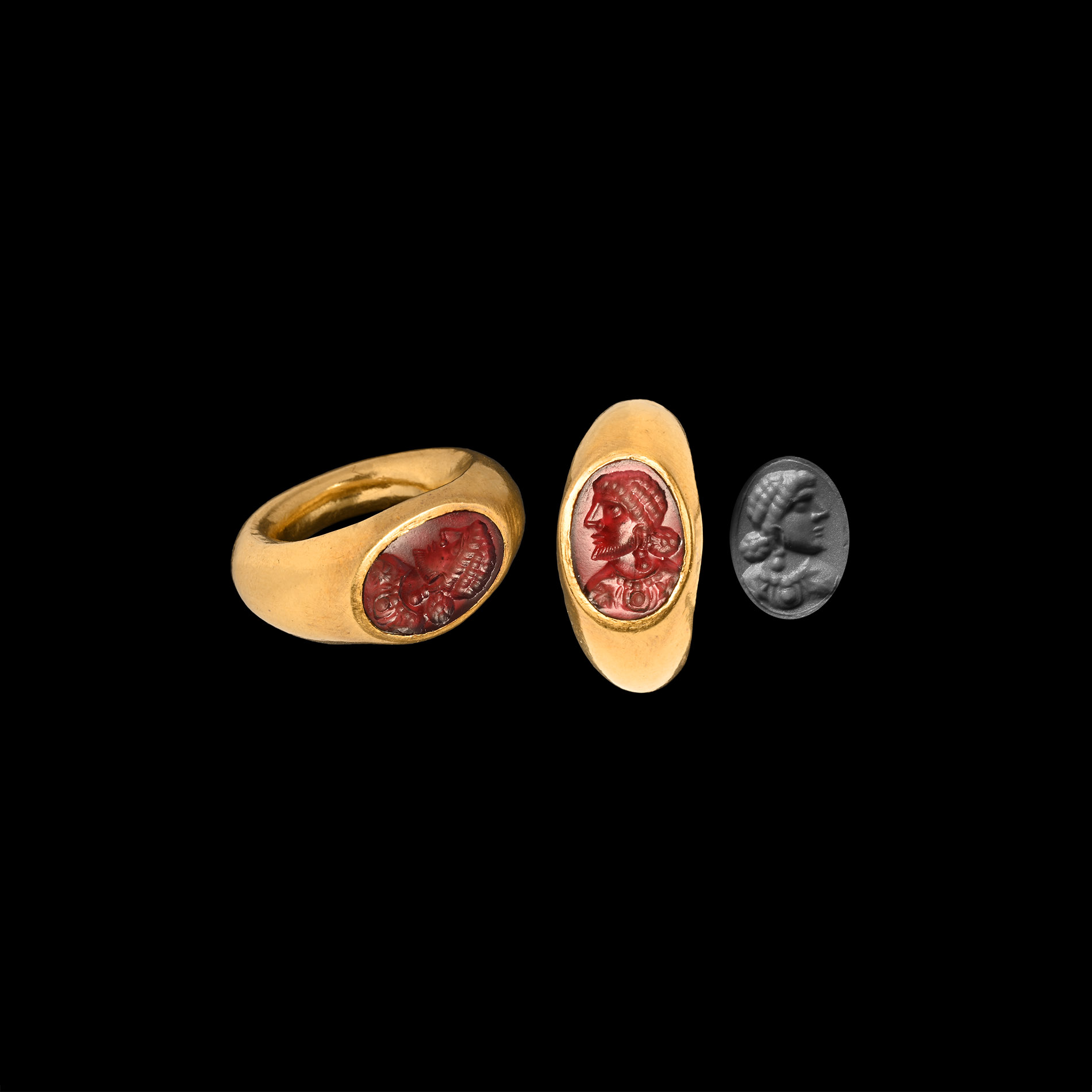 Eastern Roman Gold Ring with Portrait Gemstone