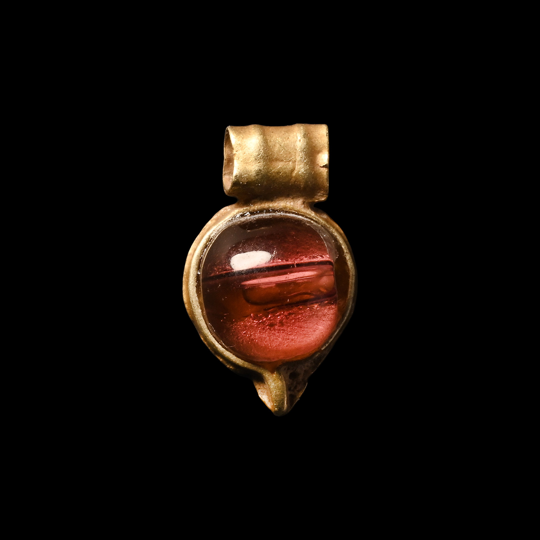 Roman Gold and Garnet Pendant