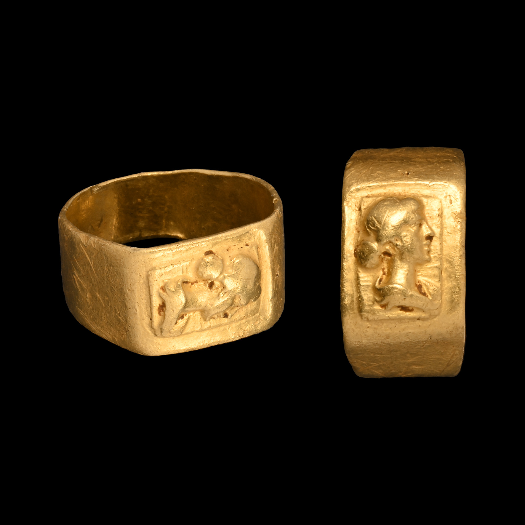 Roman Gold Ring with Bust of a Lady