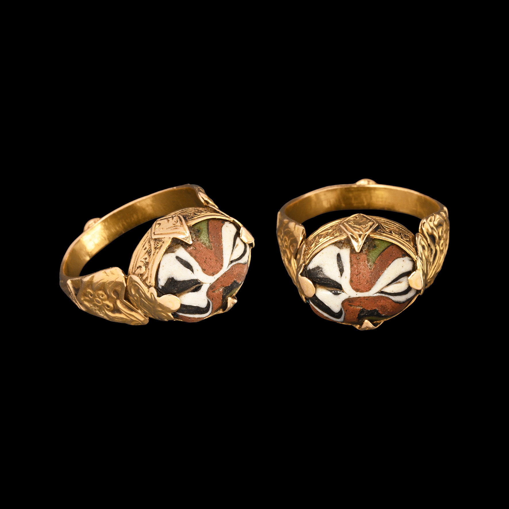 Seljuk Style Gold Ring with Glass Cabochon