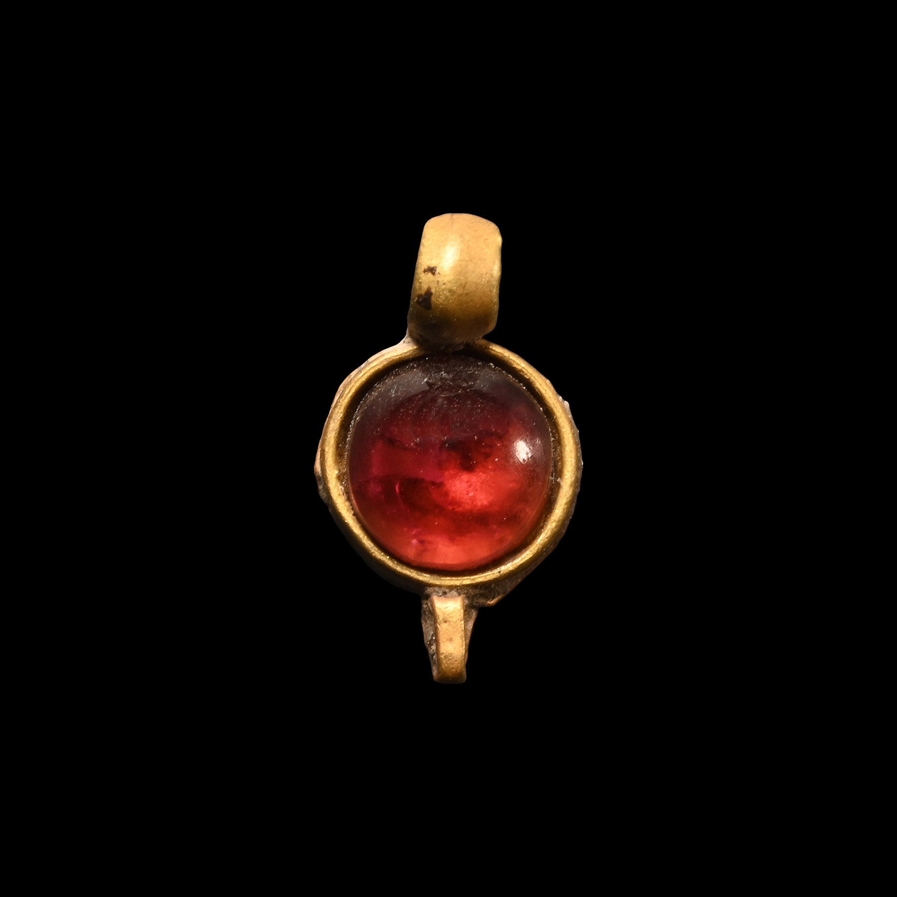 Roman Gold and Garnet Pendant