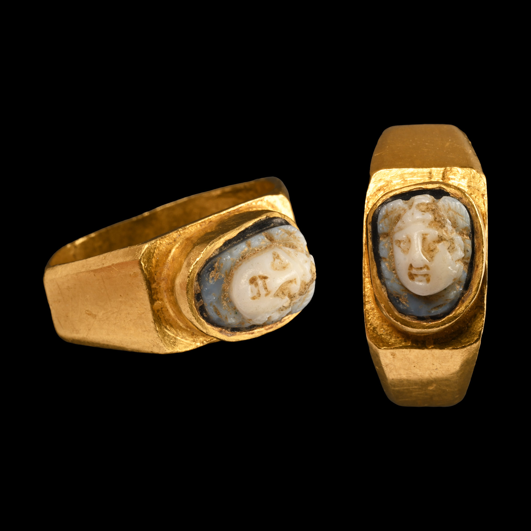 Roman Gold Ring with Medusa Cameo
