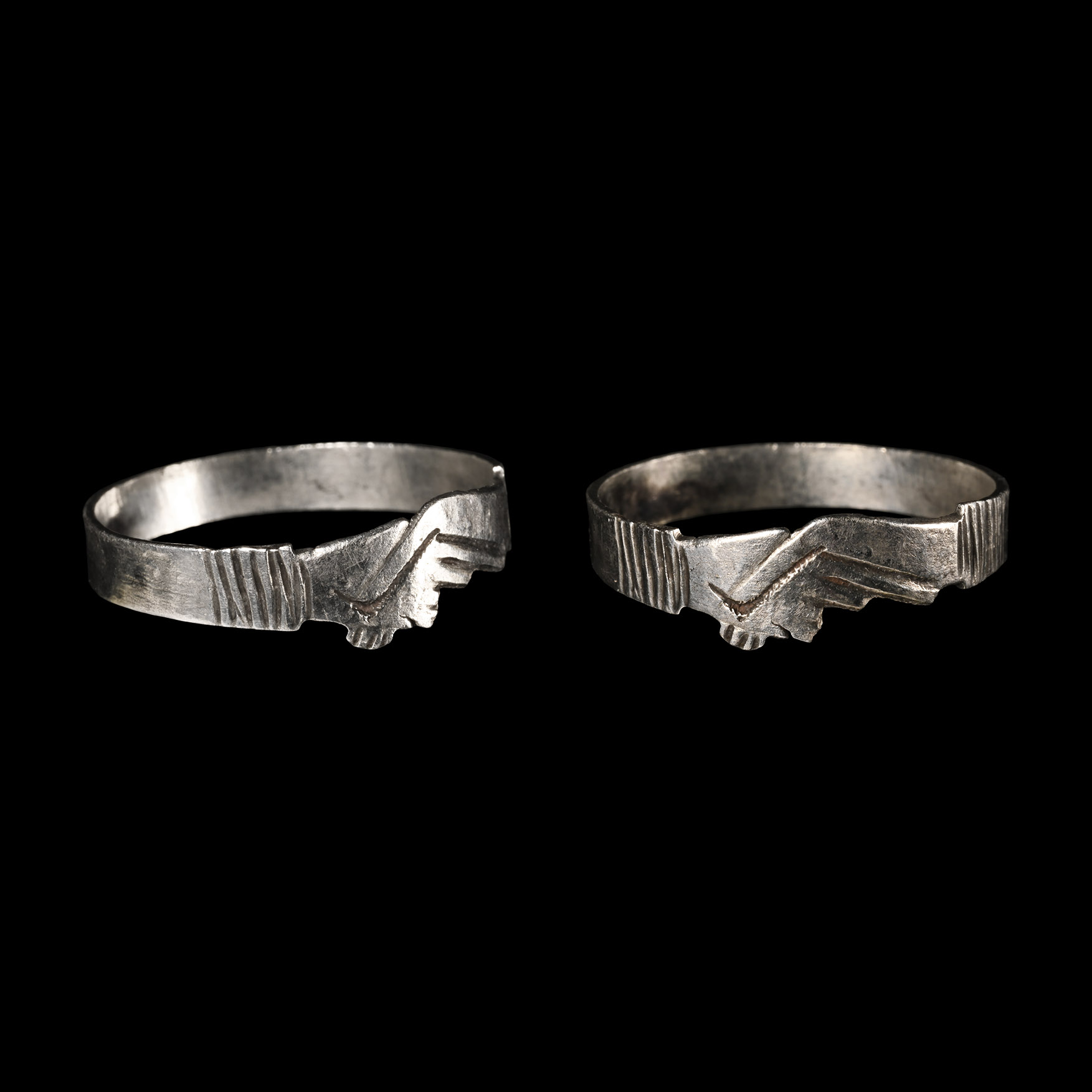 Jacobean Period Silver Clasped Hands Fede Ring