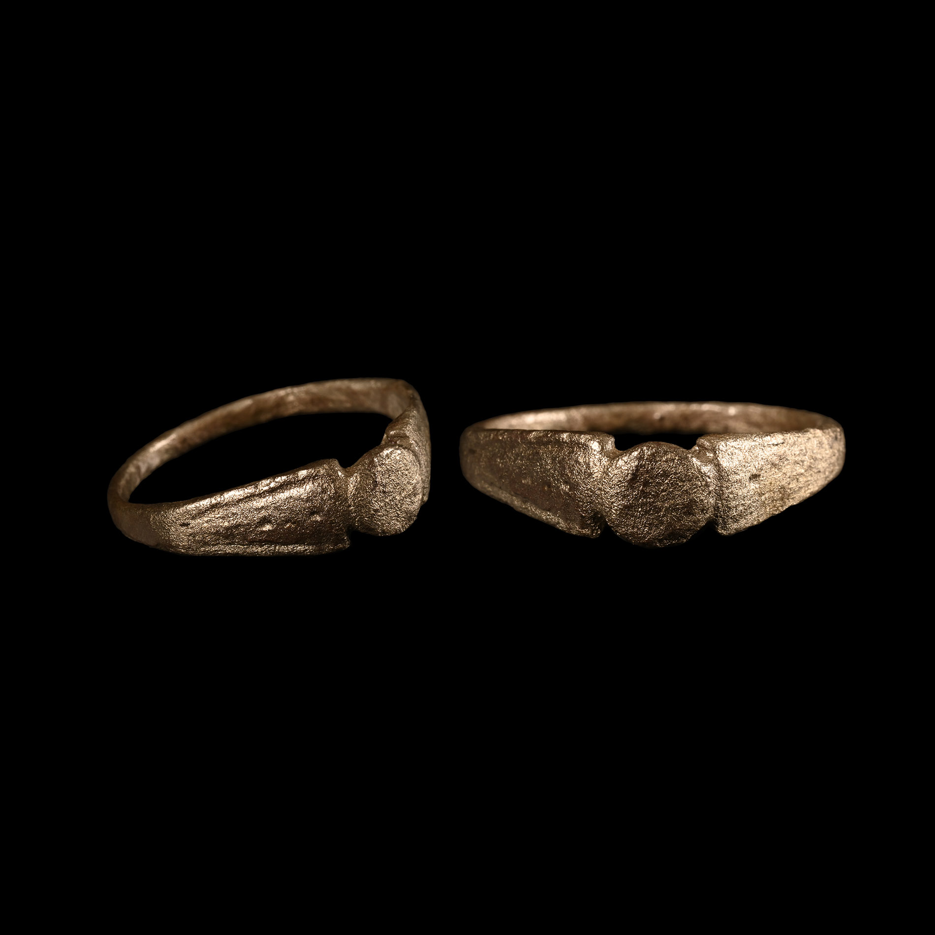 Roman Silver Ring with Expanding Shoulders