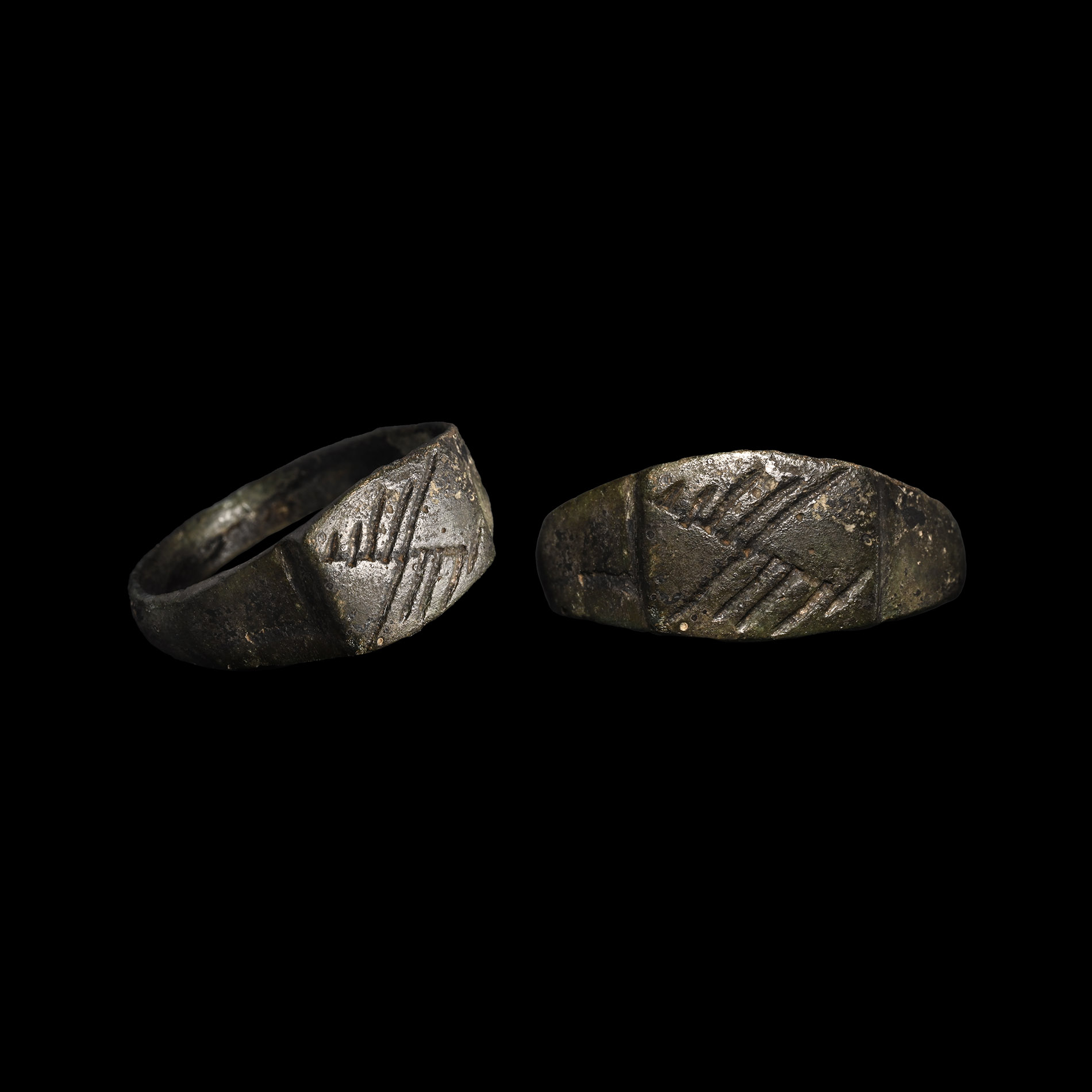 Tudor Period Bronze Fede Ring