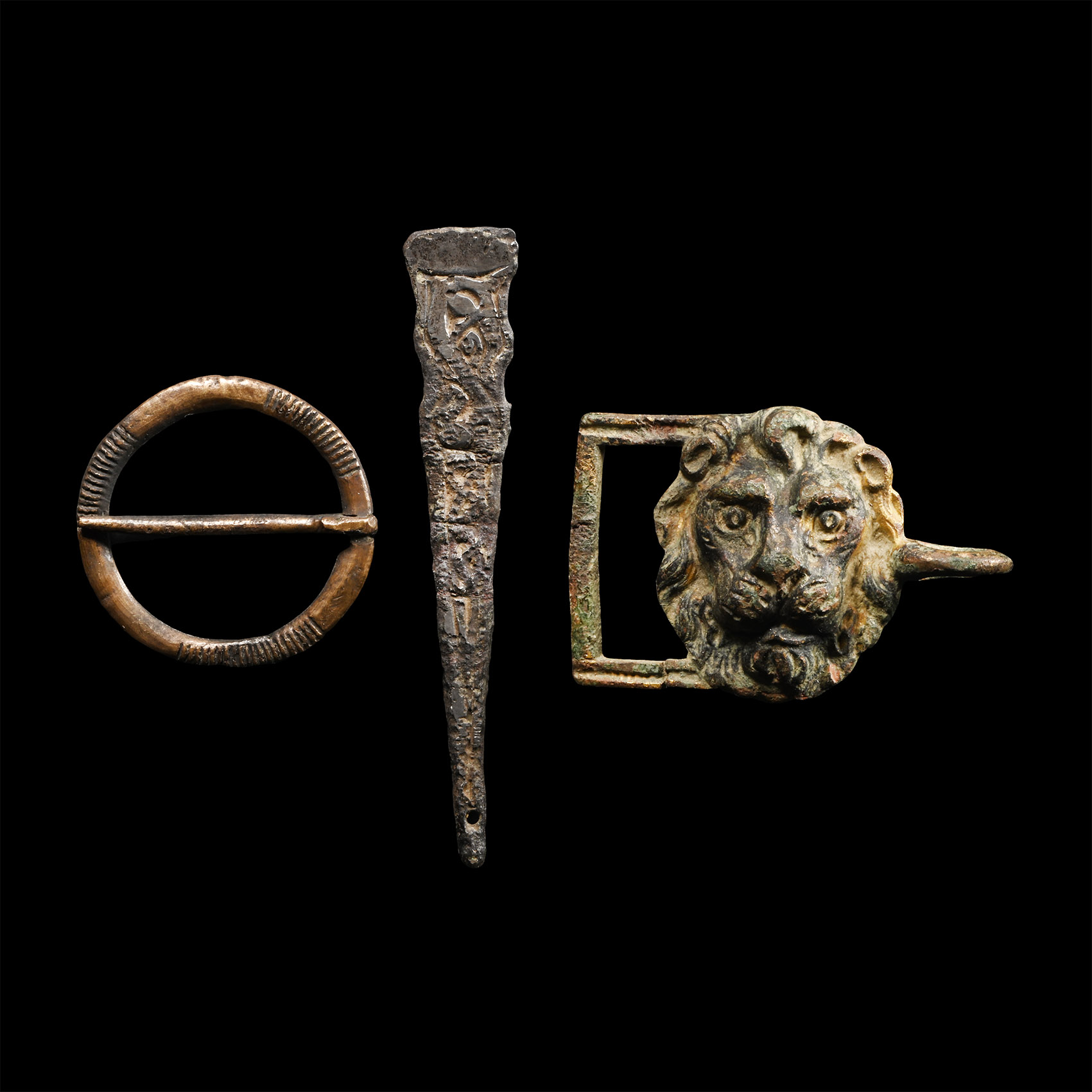 Medieval and Other 'Thames' Mixed Artefact Group
