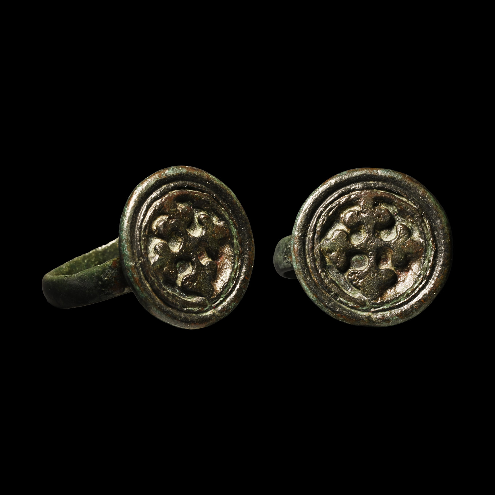 Medieval Bronze Ring with Cross Crosslet