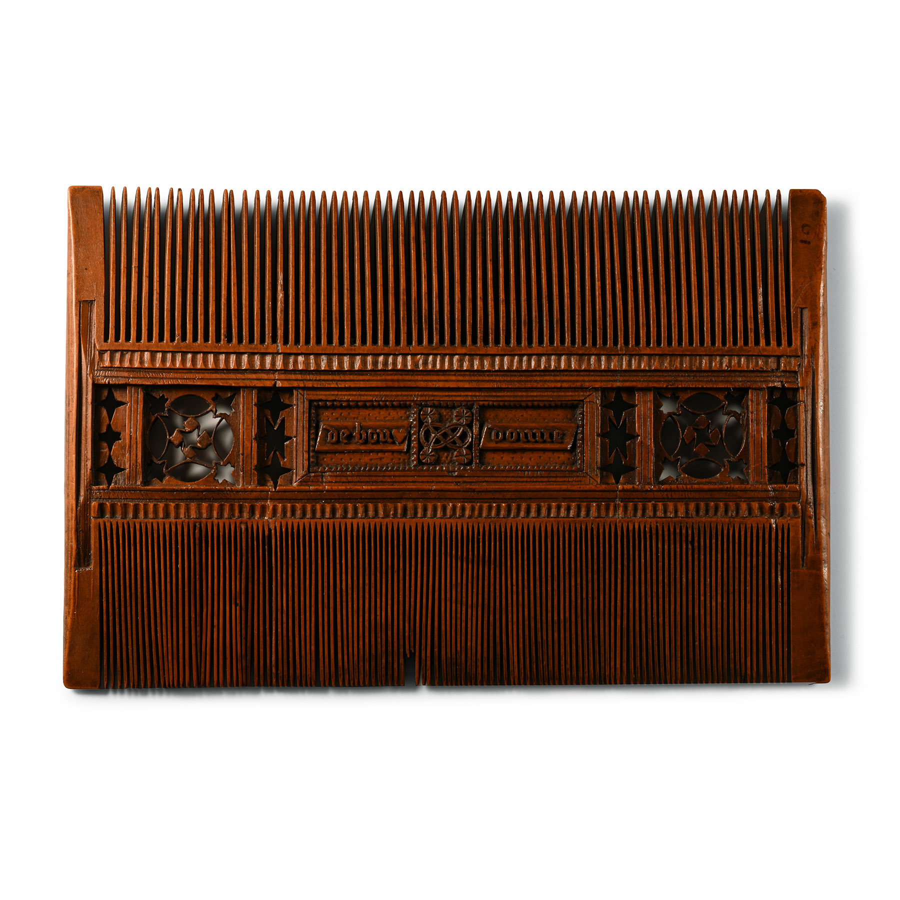 Medieval Decorated 'He who loves from the heart, gives with a good heart' Posy Boxwood Comb