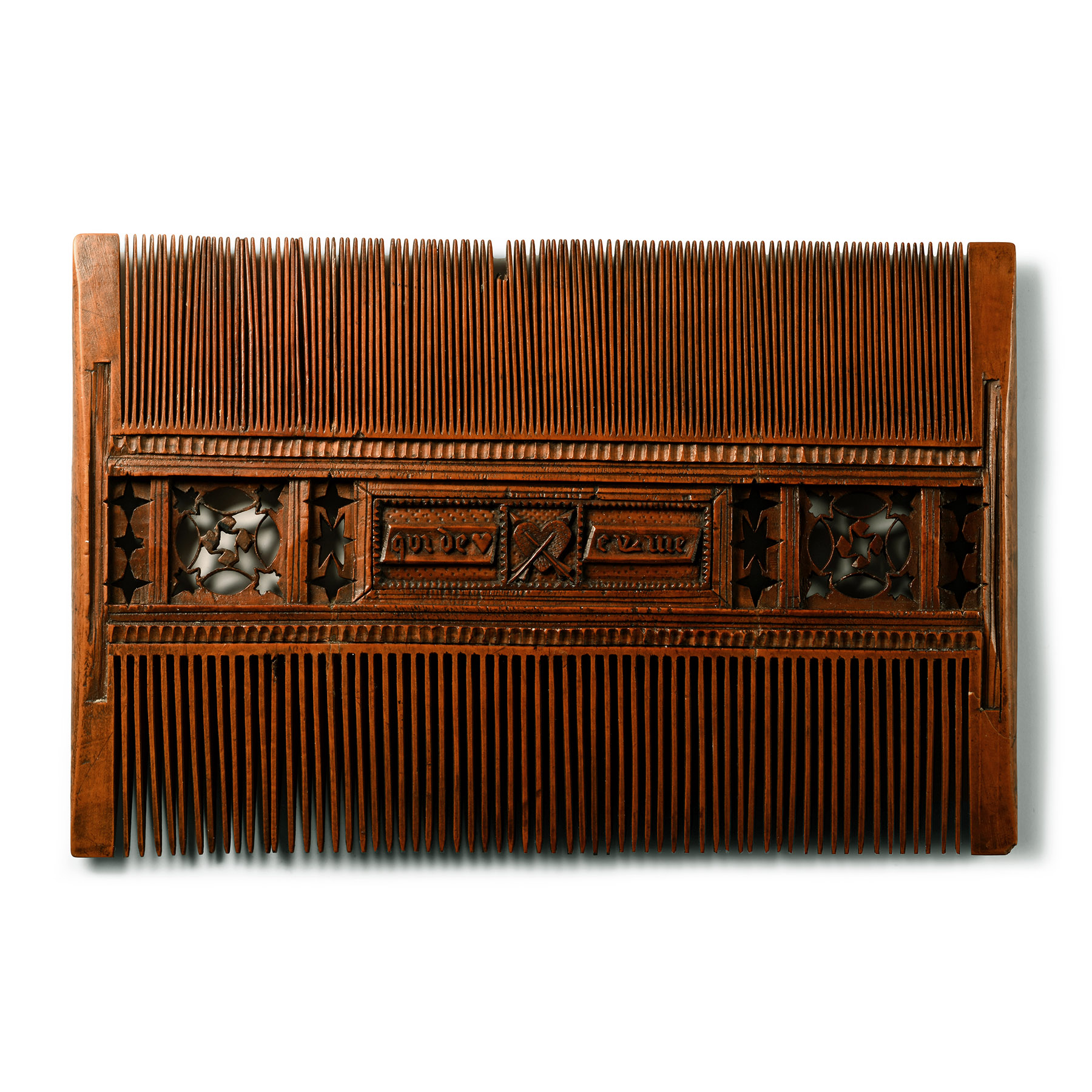 Medieval Decorated 'He who loves from the heart, gives with a good heart' Posy Boxwood Comb