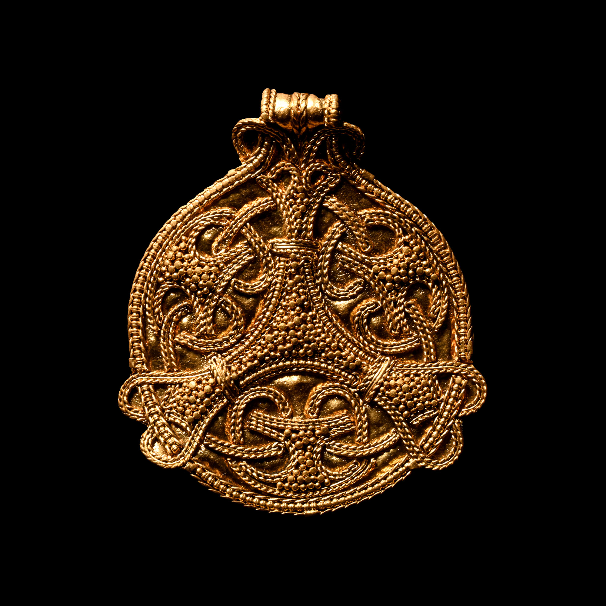 Viking Age Scandinavian Gold Filigree Pendant with Terslev Motif