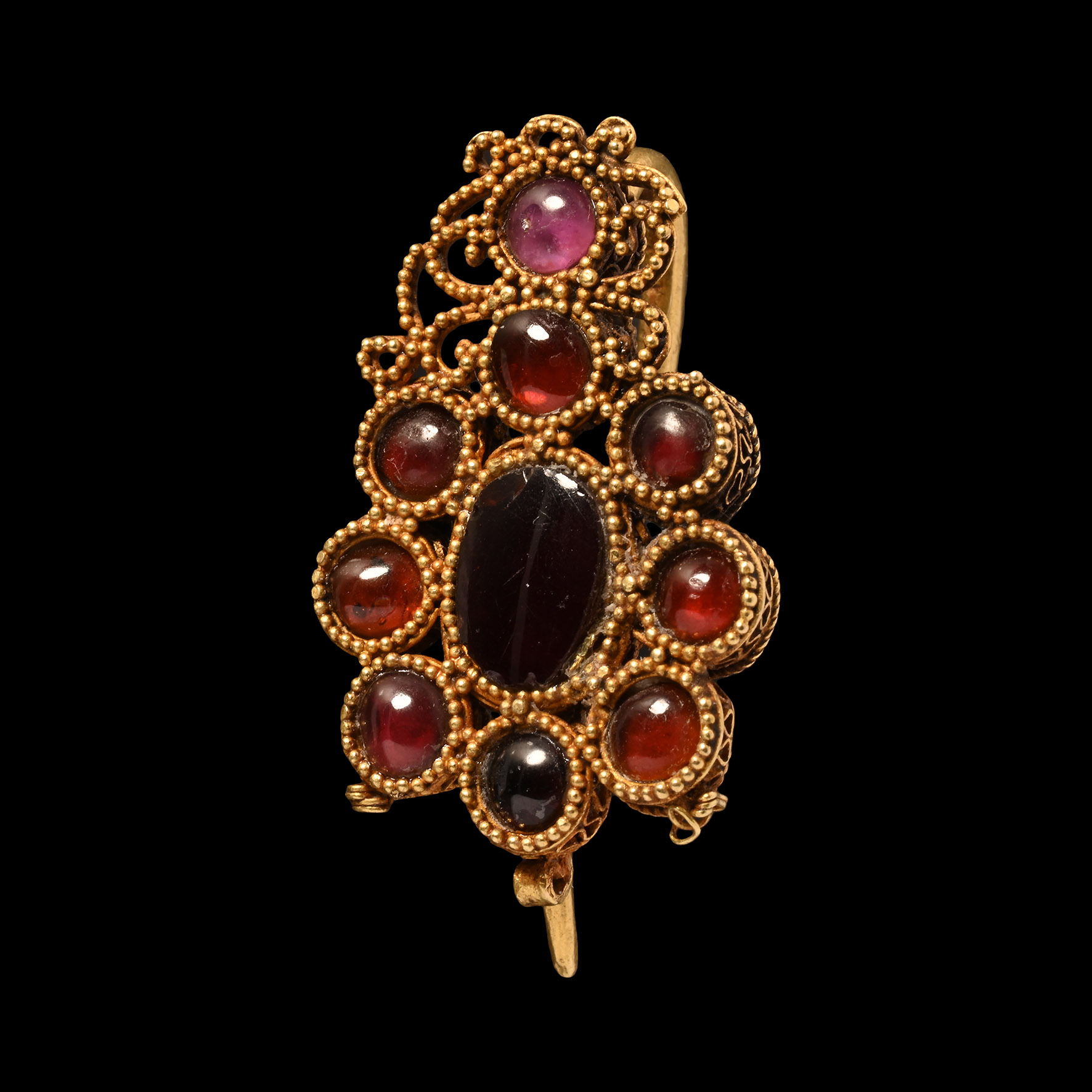 Late Roman Gold and Garnet Earring