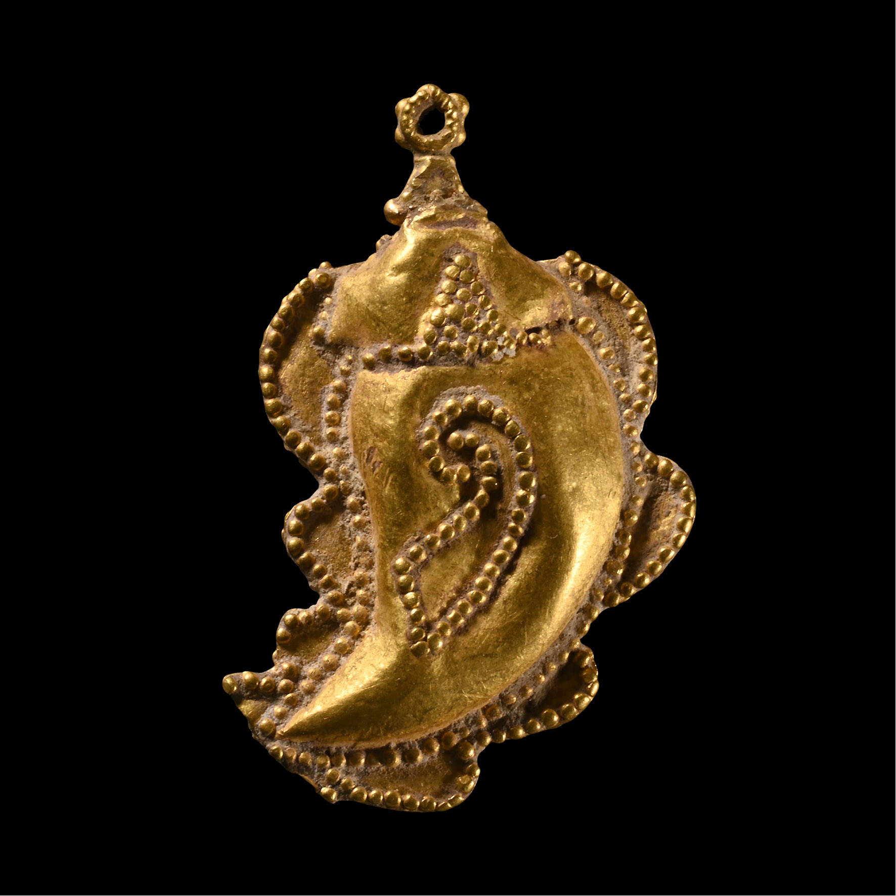 Abbasid Gold Pendant
