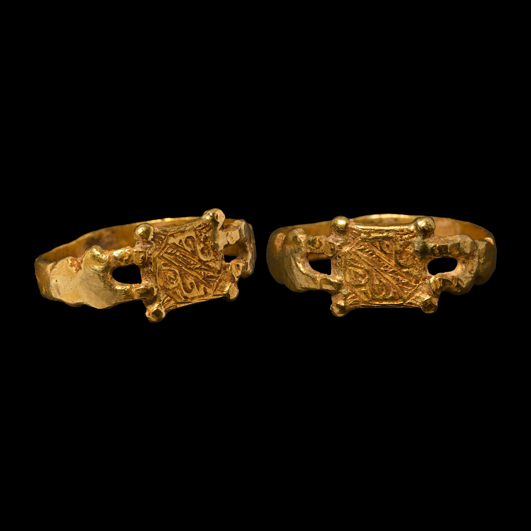 Byzantine Gold Ring with Foliate Motifs