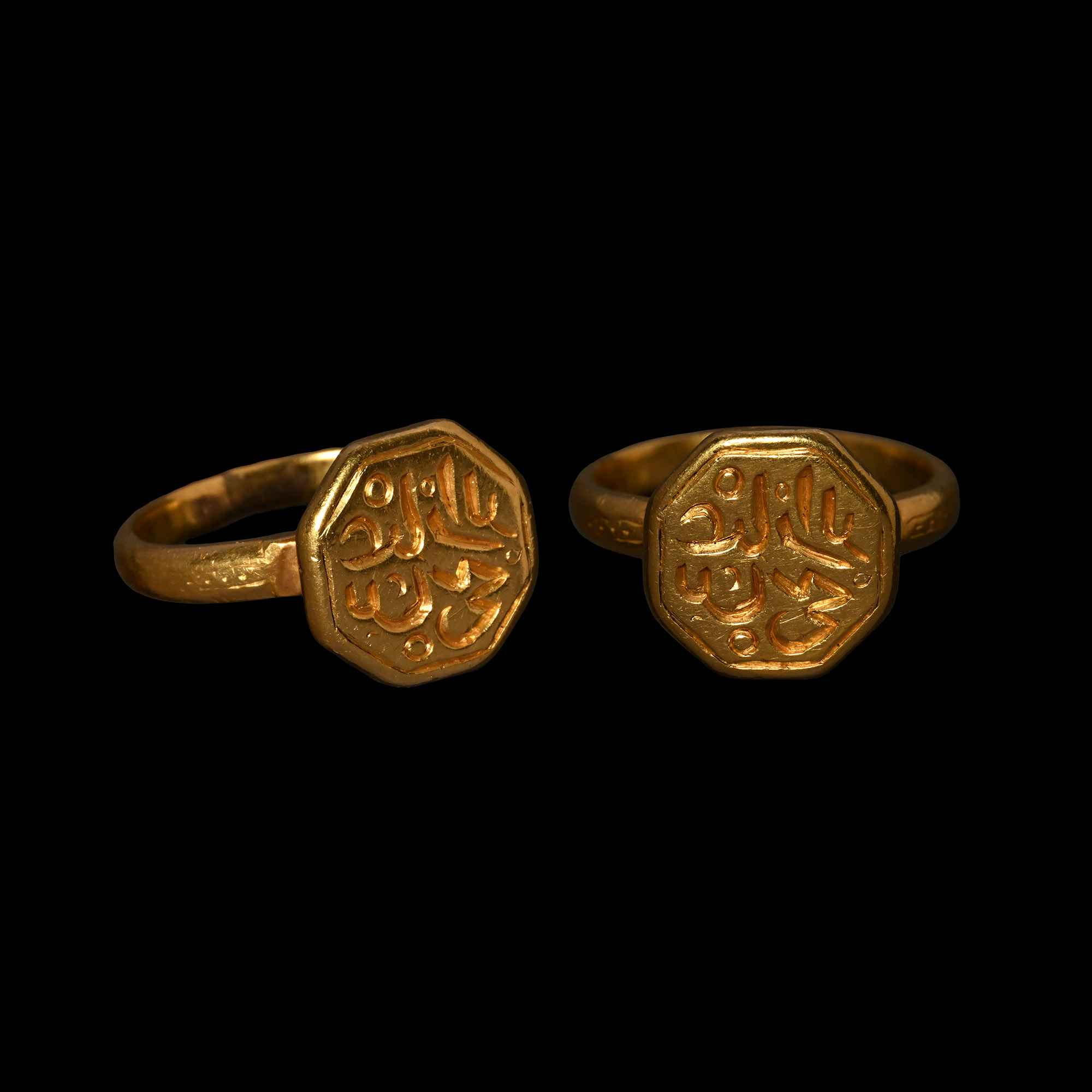 Medieval Gold Signet Ring with Hexagonal Bezel Engraved with an Arabic Inscription