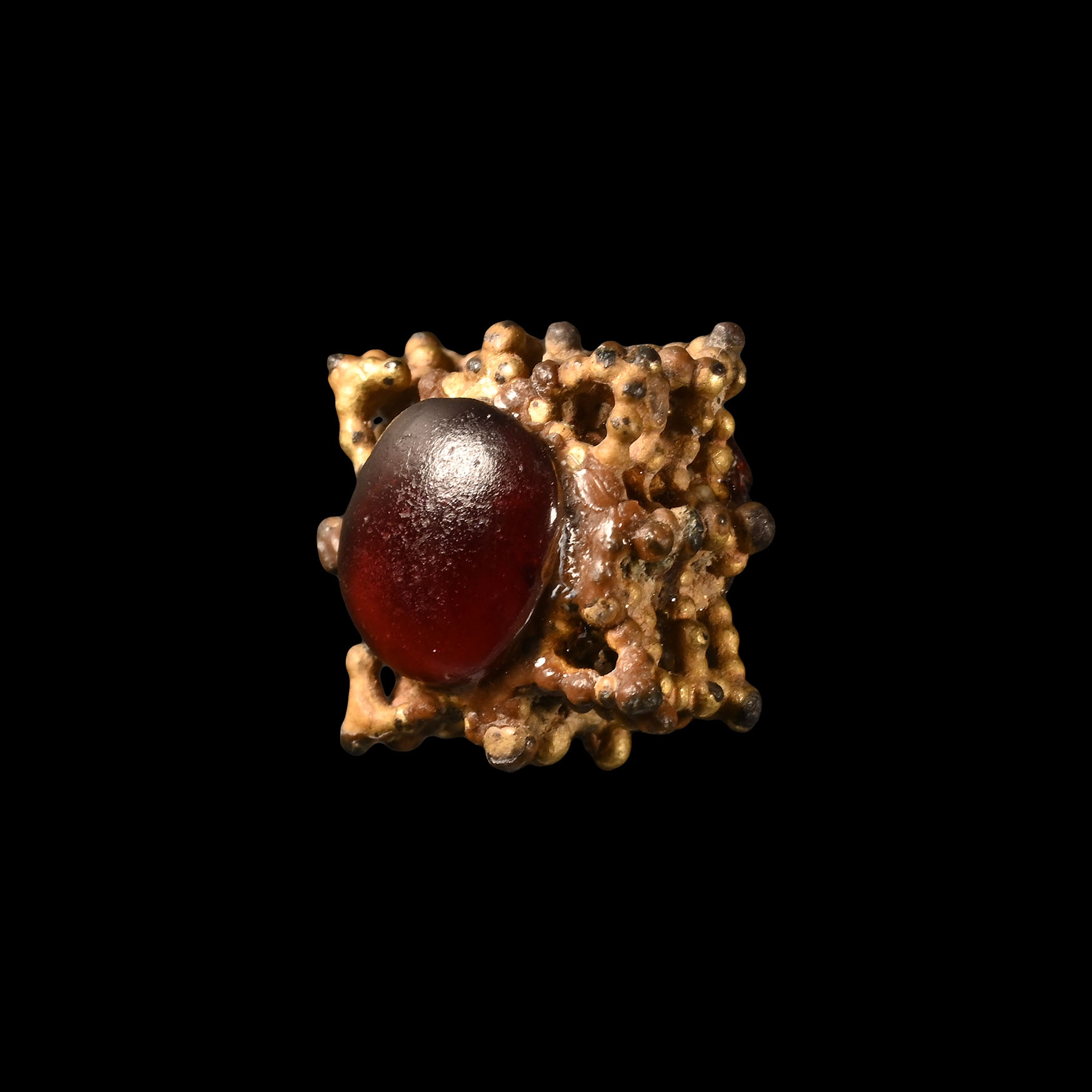 Medieval Gold and Garnet Amulet