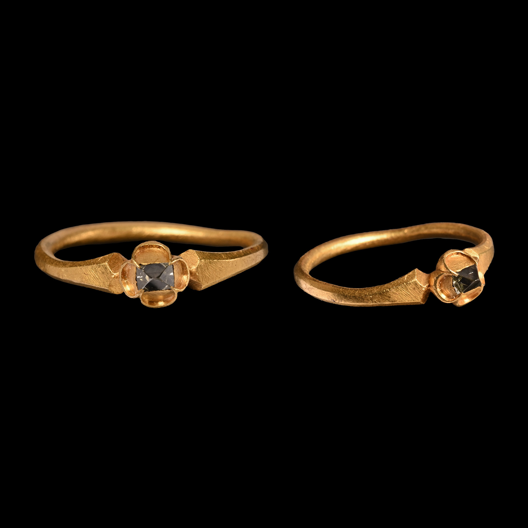 Elizabethan Period Gold Ring with Natural Diamond Crystal