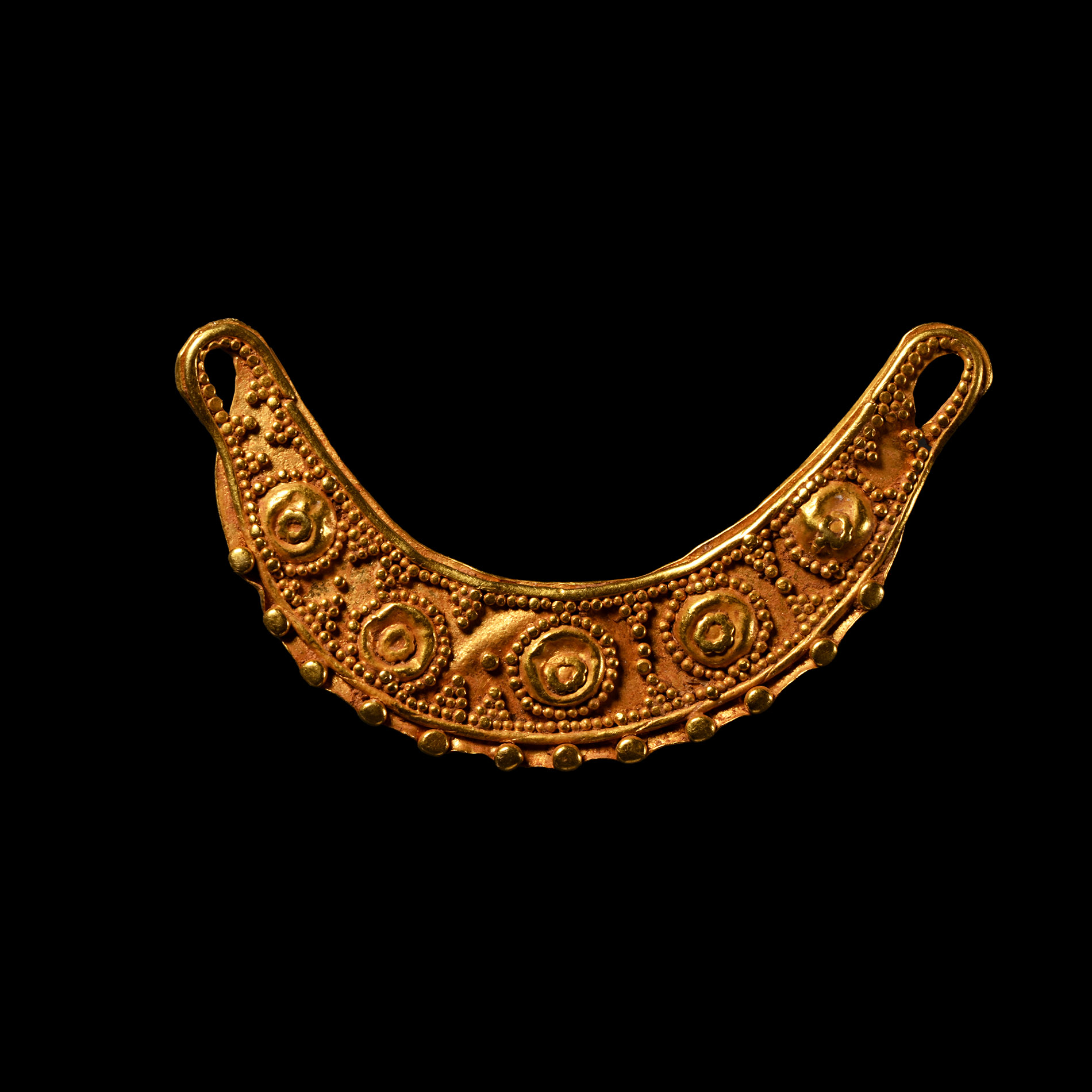 Western Asiatic Decorated Gold Pendant Terminal