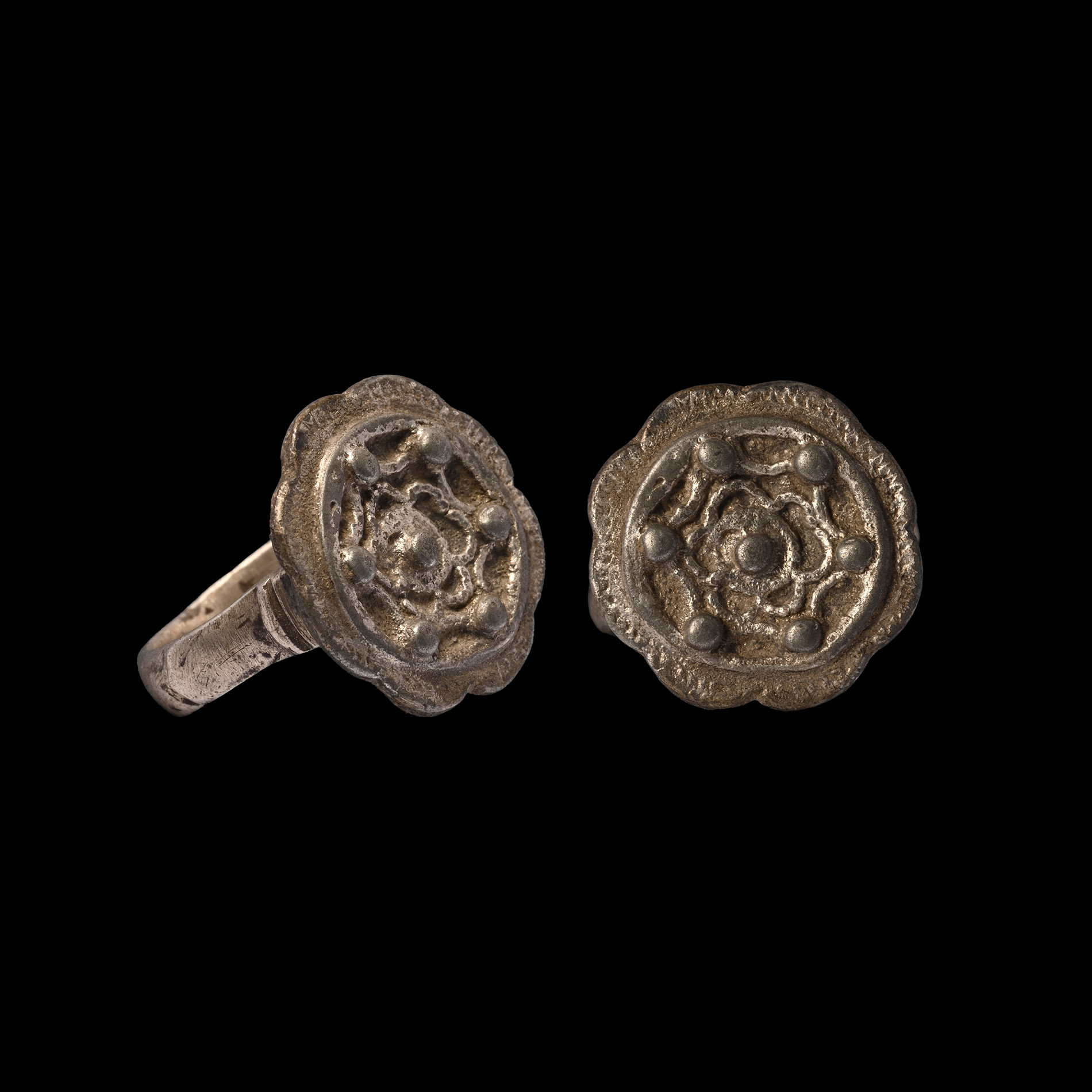 Georgian Period Silver Ring with Floral Design