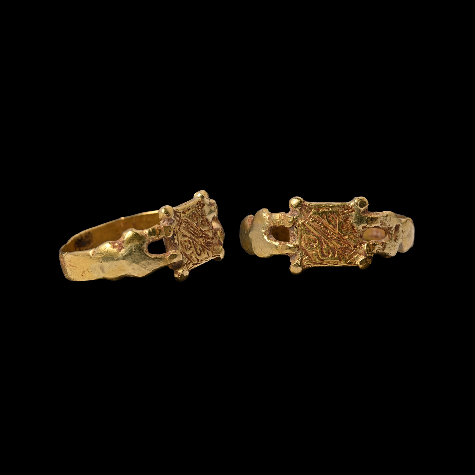Byzantine Gold Ring with Foliate Motifs
