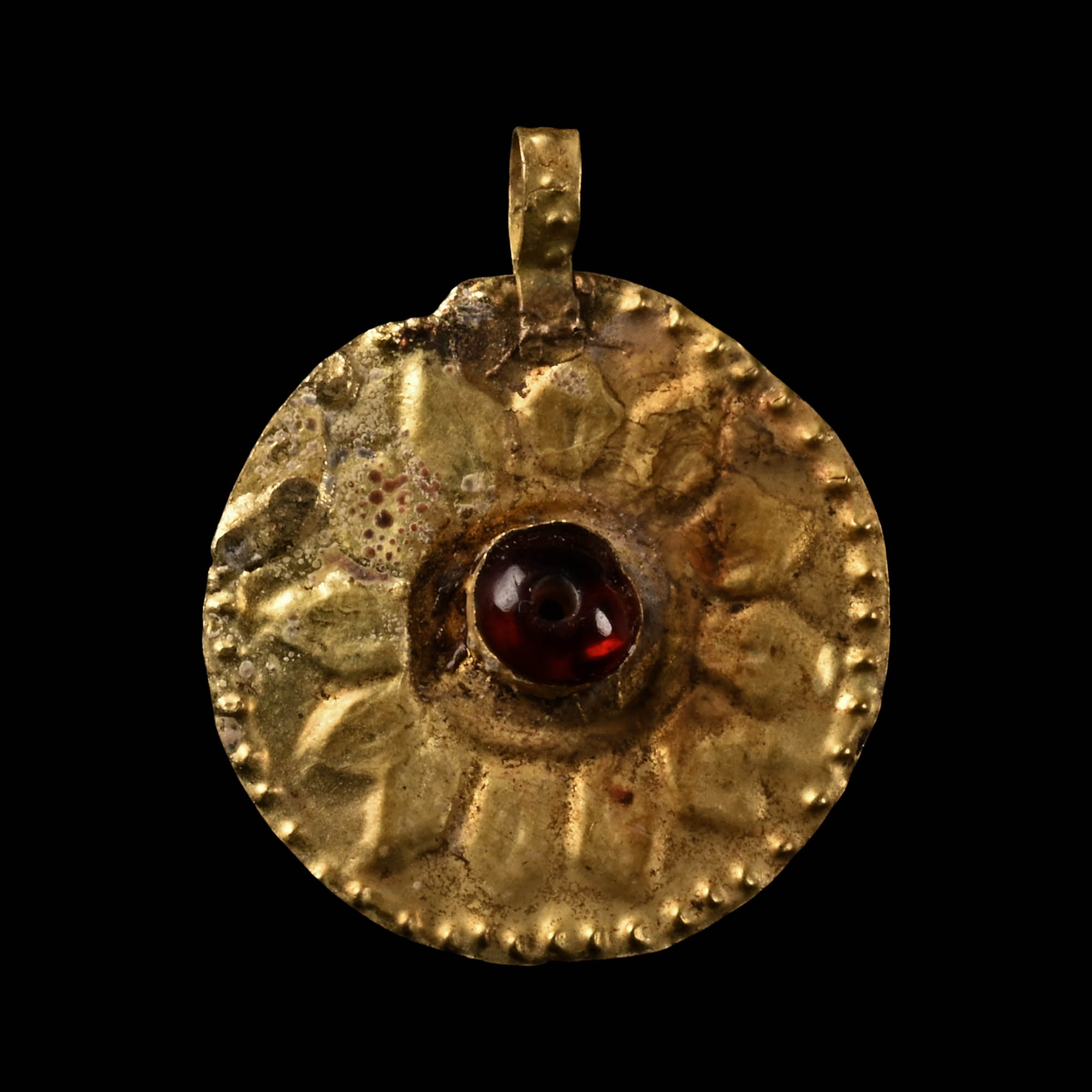 Hellenistic Floral Gold Pendant with Garnet