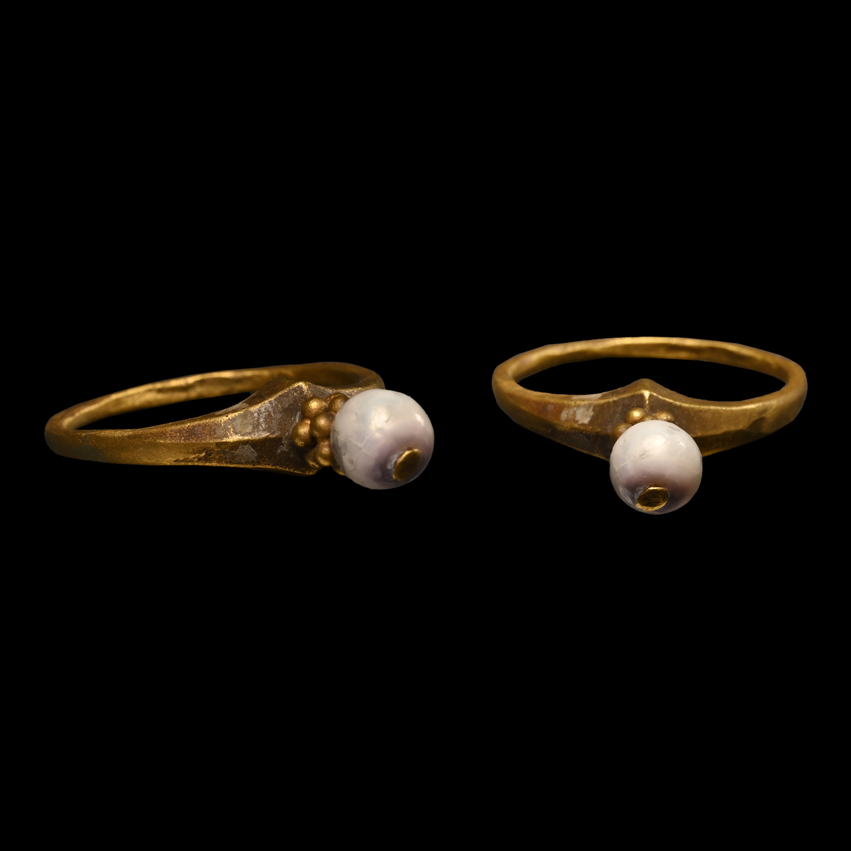 Western Asiatic Gold Ring with Ornament and Pearl