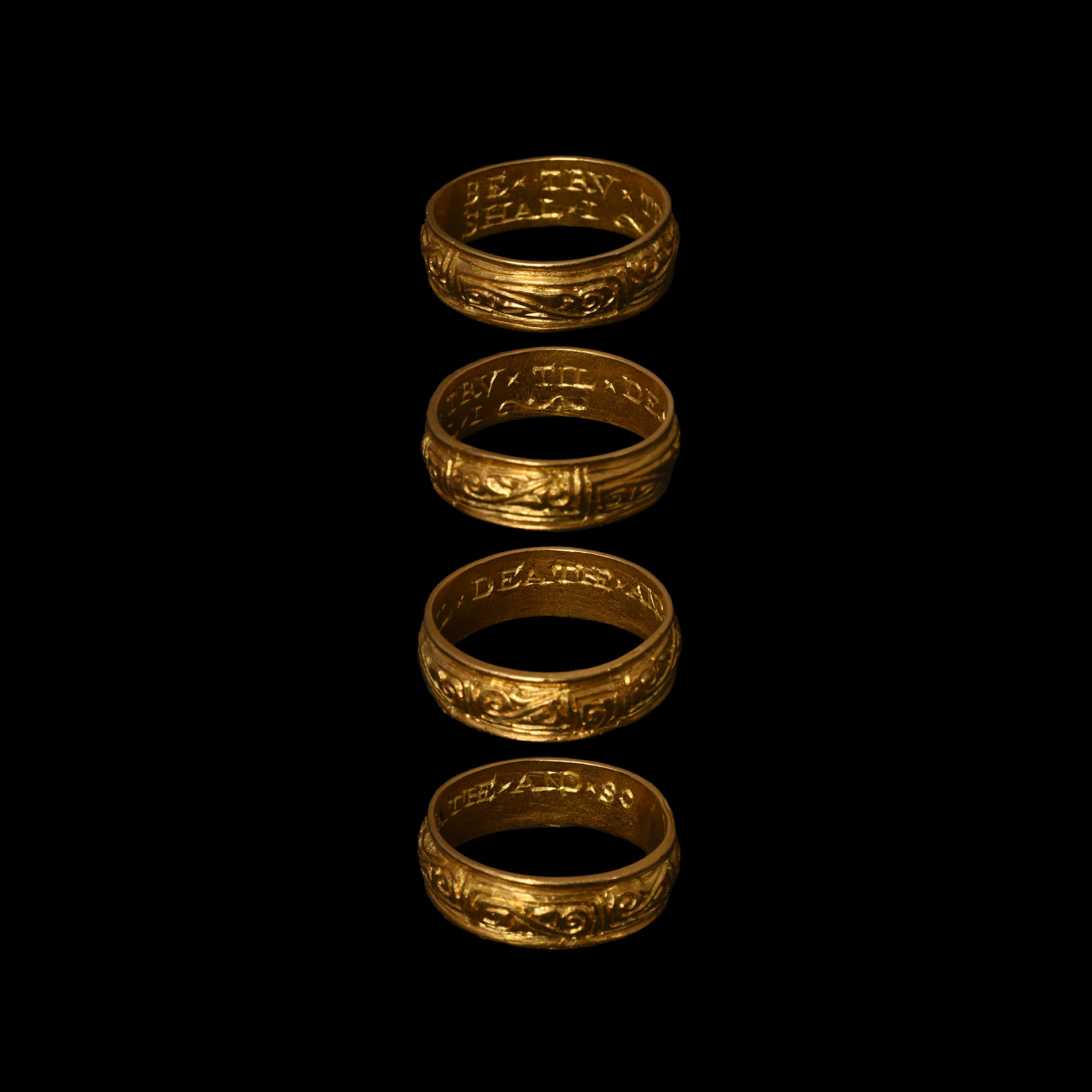 'The Burton Agnes' Tudor 'BE x TRV x TIL x DEATHE x AND x SO // SHAL x I' Gold Double Register Posy Ring