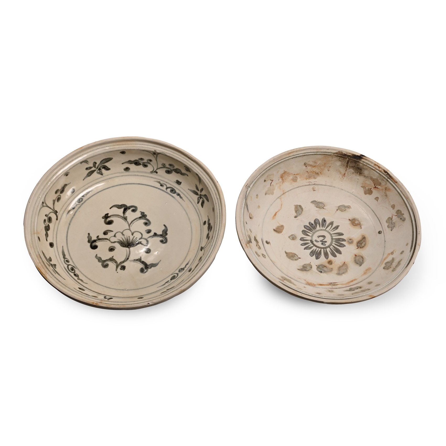 Large Hoi An Cargo Shipwreck Glazed Plate Pair